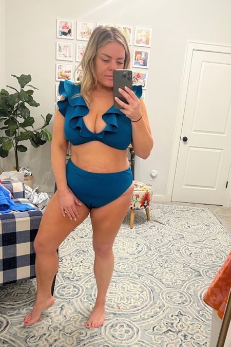 Okayyyy Target showing up with the cutest statement swim so perfect for vacations! 



Midsize swim curvy swimwear spring break resort 

Follow my shop @certifiedcelebrator on the @shop.LTK app to shop this post and get my exclusive app-only content!

#liketkit #LTKGiftGuide #LTKSeasonal #LTKcurves
@shop.ltk
https://liketk.it/40vuJ

#LTKSeasonal #LTKstyletip #LTKswim