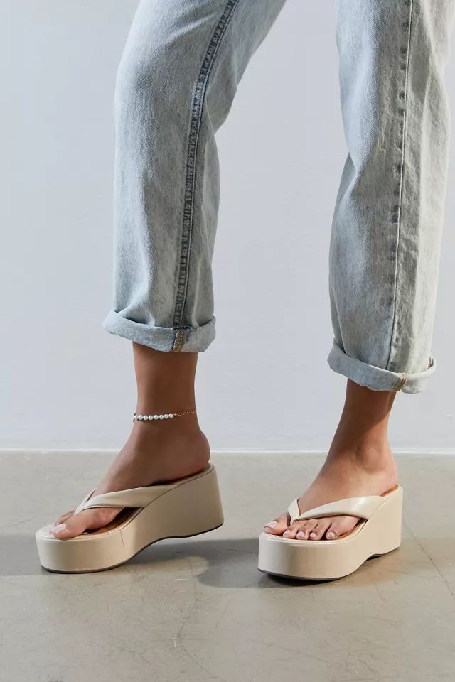 UO Emelia Thong Platform Wedge | Urban Outfitters (US and RoW)