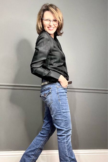 It’s time to pull out the Jean in Florida! I love this pair from @seven7jeans. They are so soft and comfortable. What else is there to say? When it comes to jeans, fit and comfort are the most important things, and these jeans tick the boxes!

#LTKstyletip