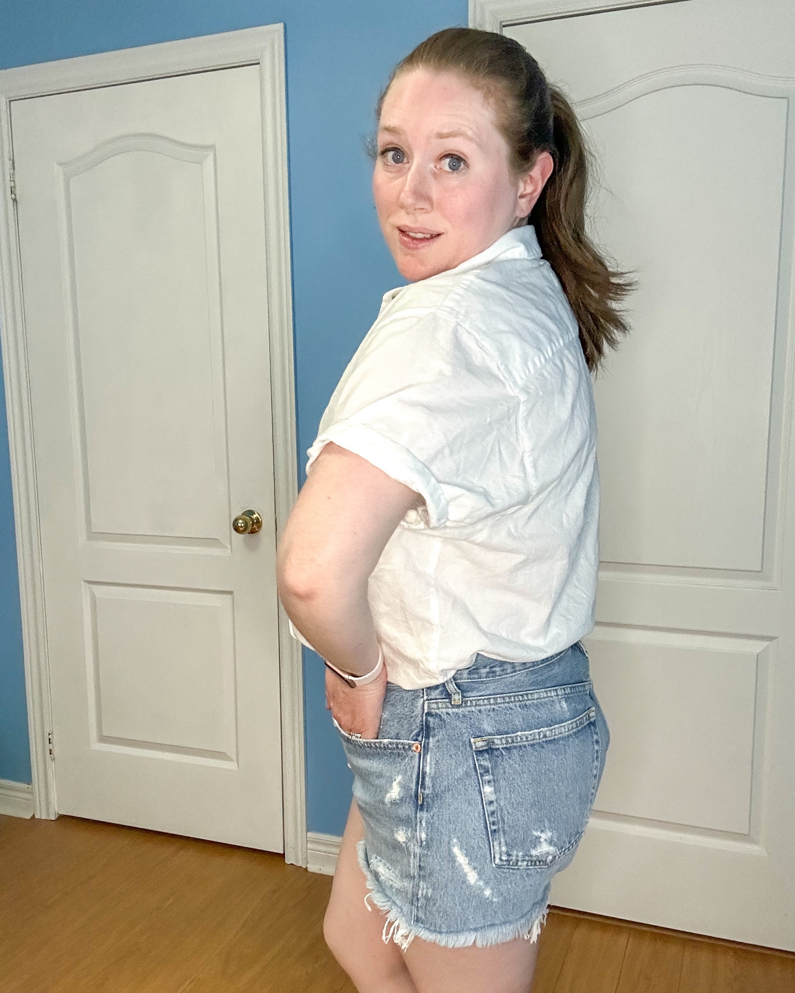 Summer Casual Outfit

For this Summer outfit, pair a short sleeve shirt, Agolde Parker shorts and white sneakers to complete this look. These are my favourite shorts for summer. 

Agolde Parker Shorts | Summer outfit

#LTKstyletip #LTKtravel