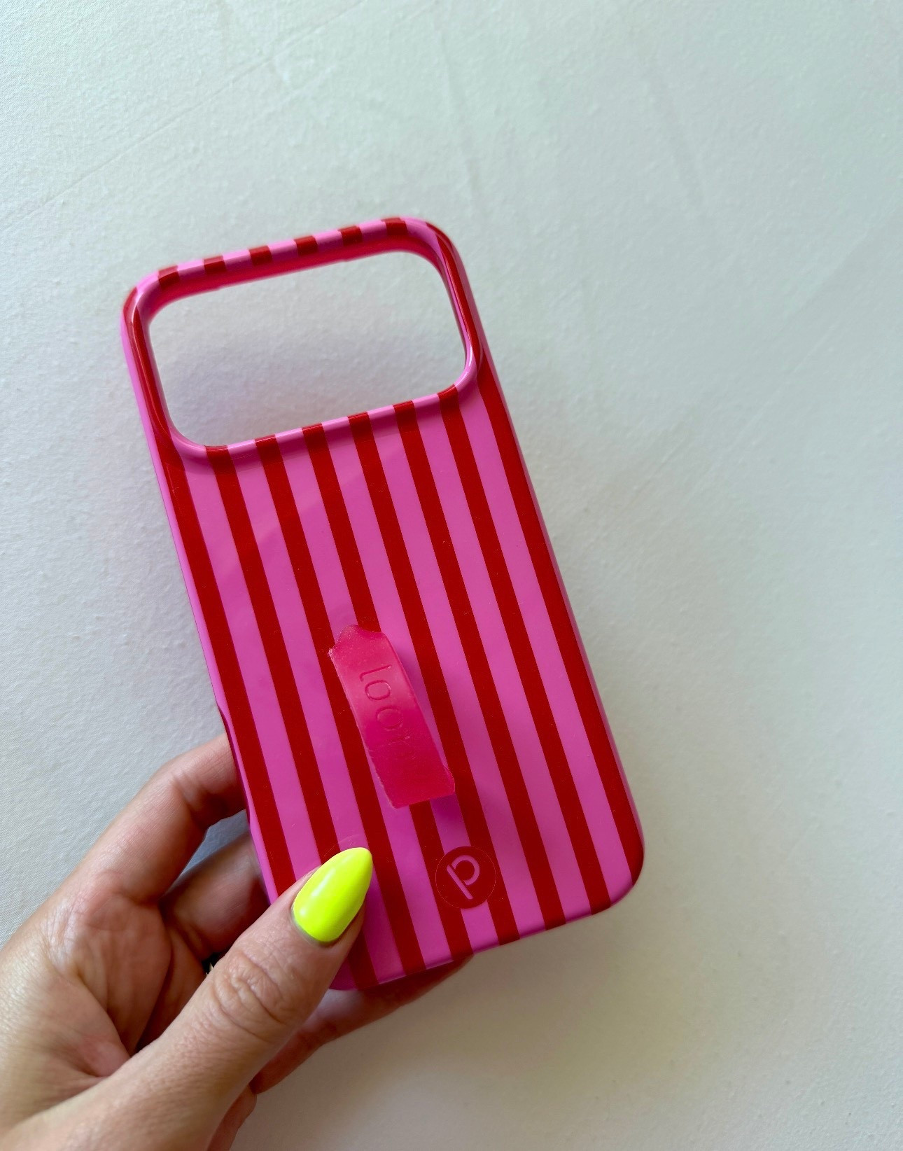 ⚠️code TALLMOMFINDS 

striped phone case, phone case with finger loop, grip phone case, aesthetic phone case, trendy phone accessories

#LTKHome #LTKTravel #LTKTall