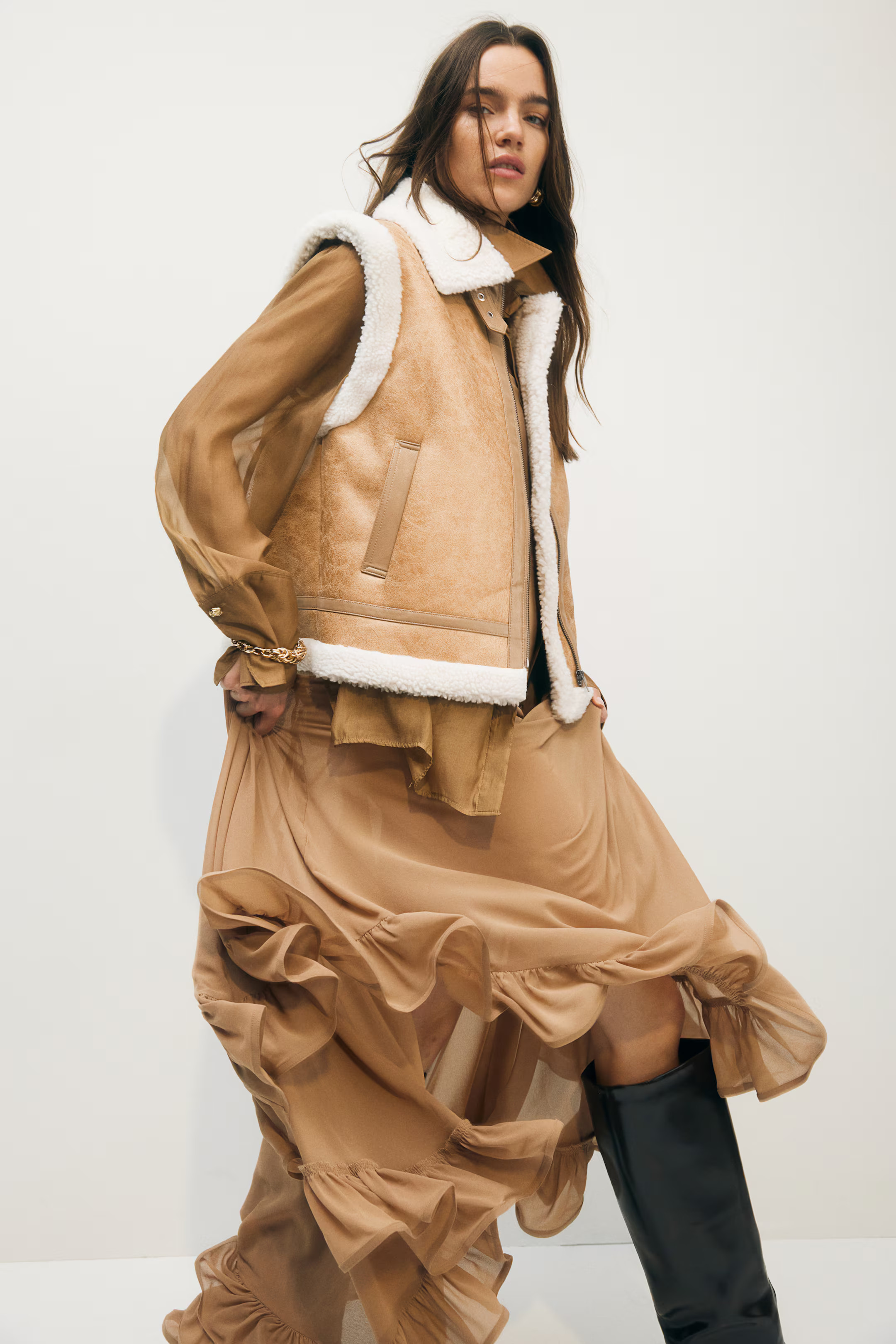 Teddy-lined gilet | H&M (UK, MY, IN, SG, PH, TW, HK)