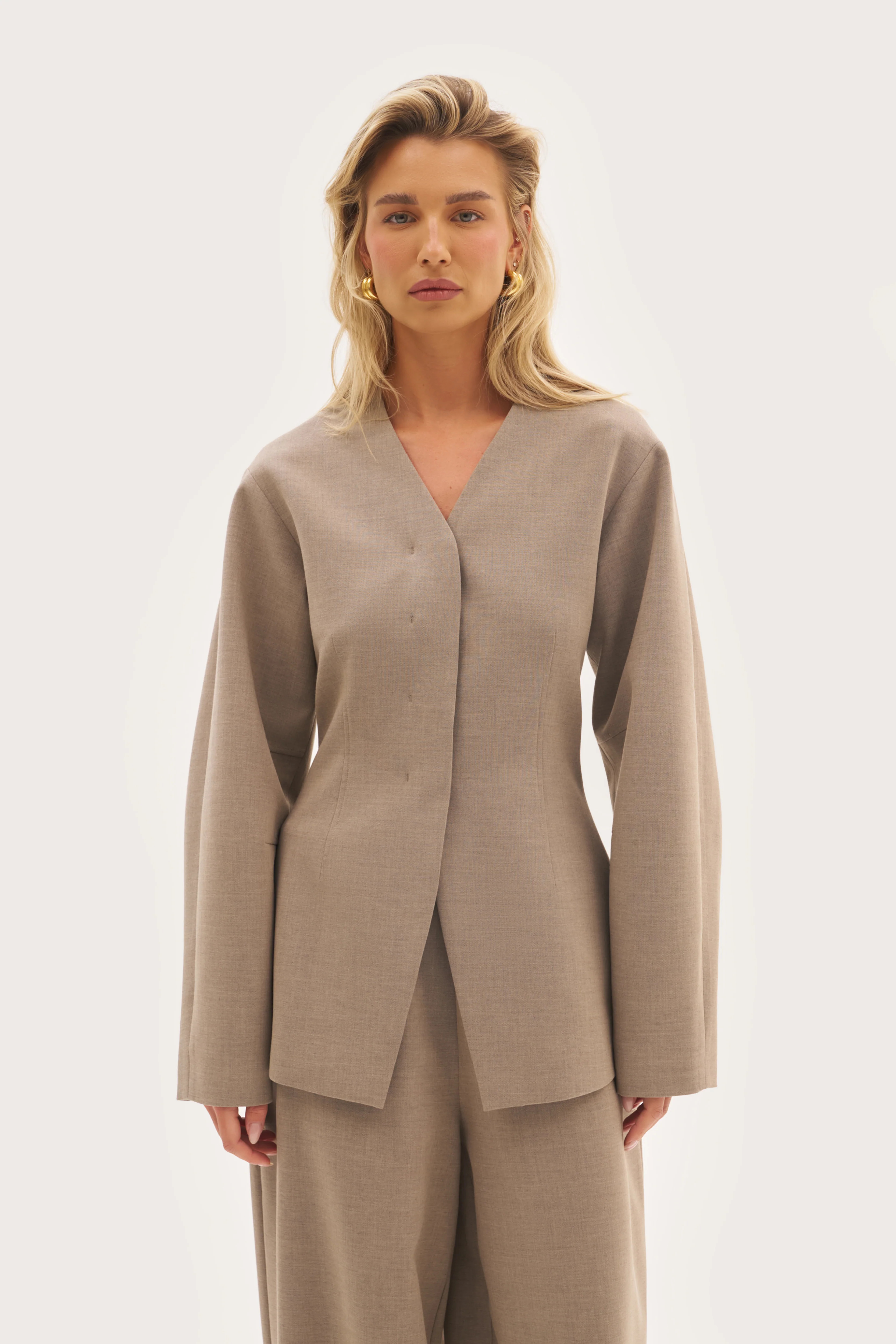 Alora Balloon Sleeve Blazer - Taupe | Maebe