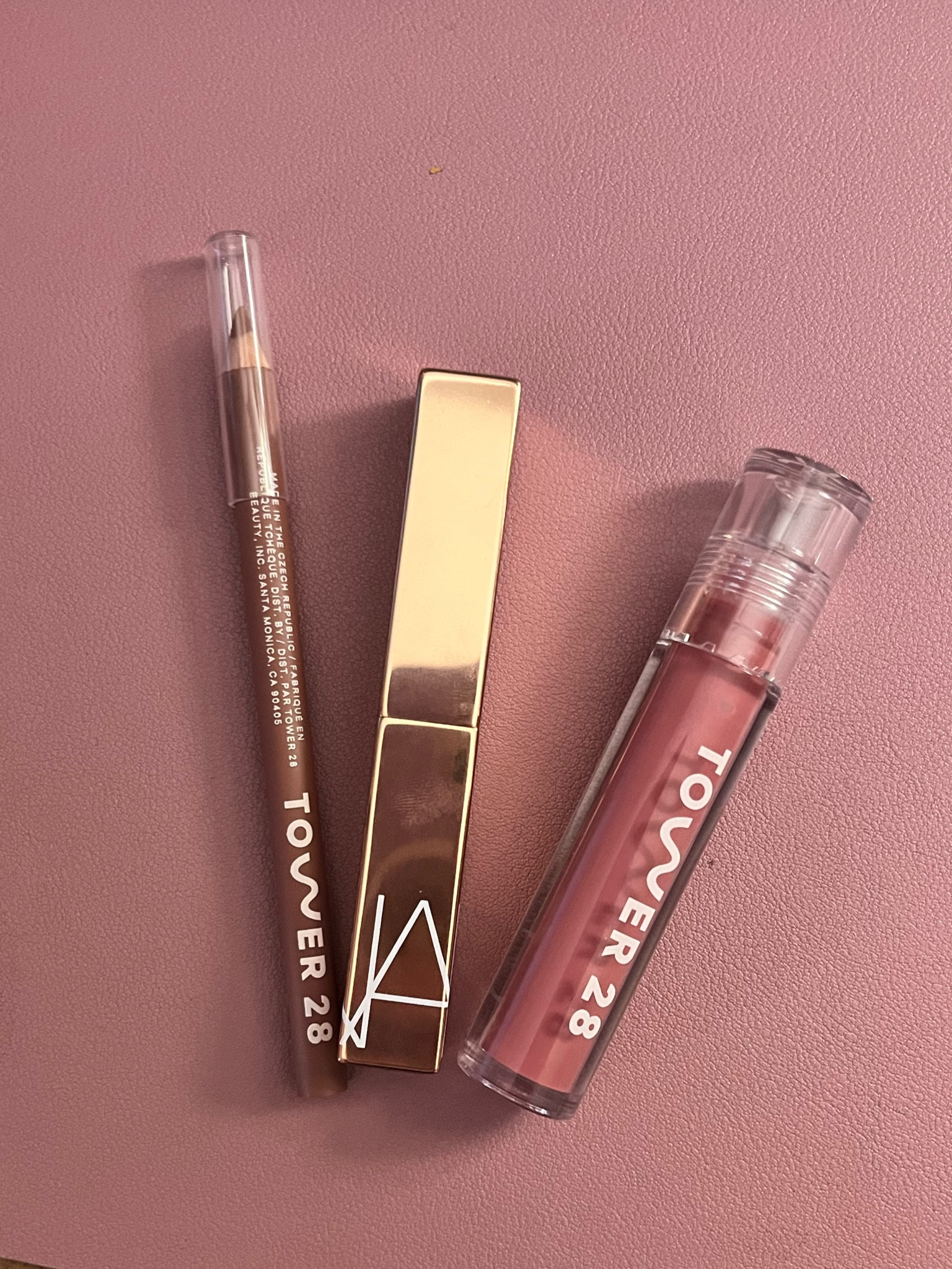 My new fav lip combo

Liner- work of art
Lipstick-orgasm
Lip gloss- pistachio 

#LTKfindsunder50 #LTKstyletip #LTKbeauty