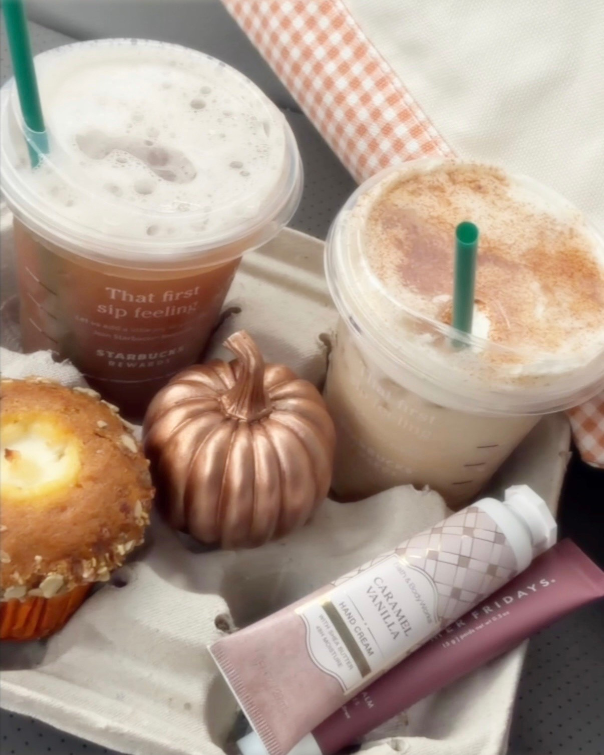 a little autumn starbucks moment 🎃🍁

#LTKdayinmylife #LTKfoodie #LTKSeasonal