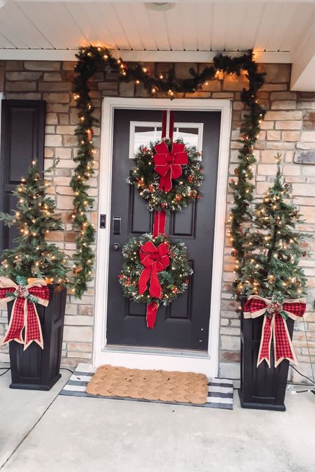 Amazon Christmas Door Decor 

#LTKGiftGuide #LTKSeasonal #LTKHoliday
