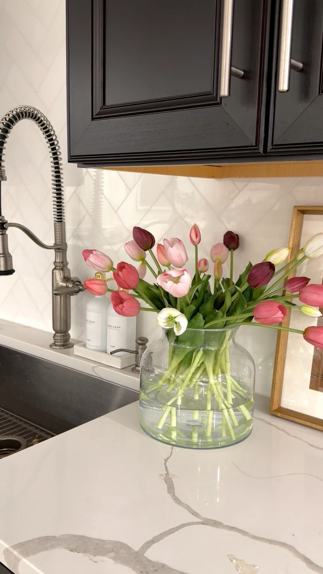 The prettiest, most realistic faux tulips you’ll find! 

Amazon, tulips, faux tulips, Valentine’s Day, Amazon home decor, living room, kitchen decor, flowers, 

#LTKSeasonal #LTKFindsUnder100 #LTKHome