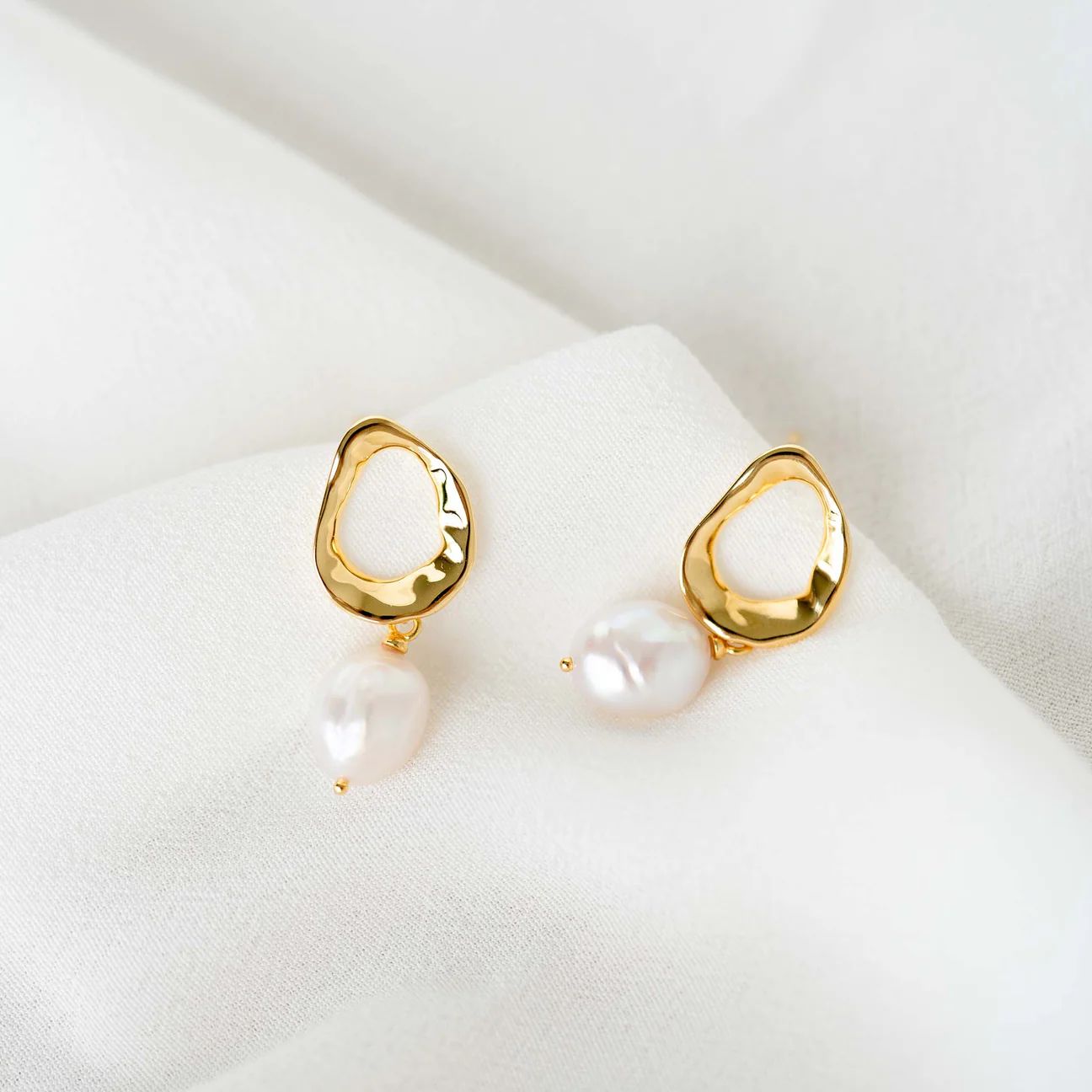 Pearl Drop Earrings - Mathilde | Linjer