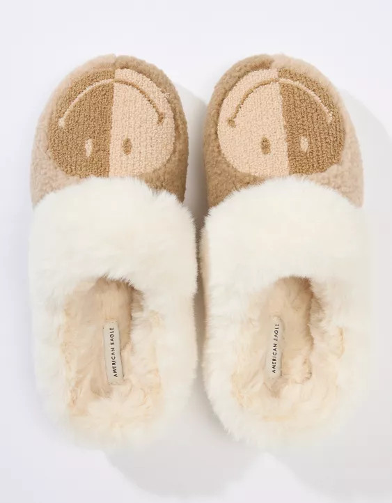 AE Smiley Slipper | American Eagle Outfitters (US & CA)