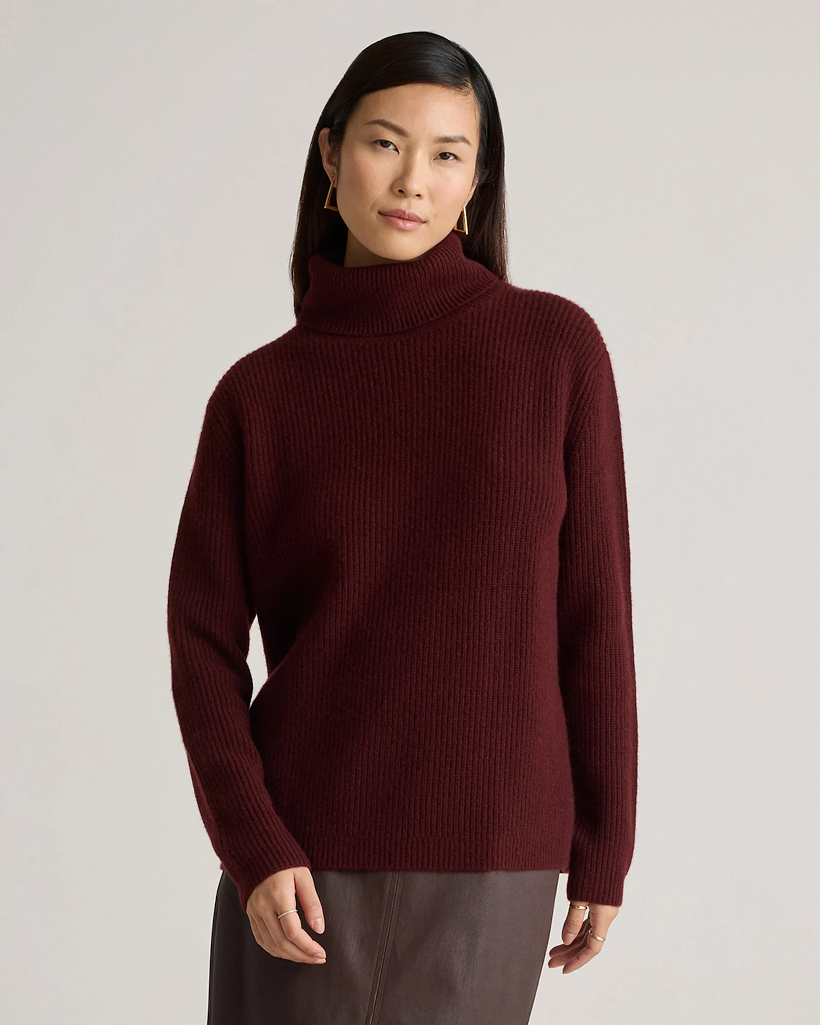 Quince | Women's Mongolian Cashmere Fisherman Turtleneck Sweater in Heather Charcoal, Size Medium | Quince