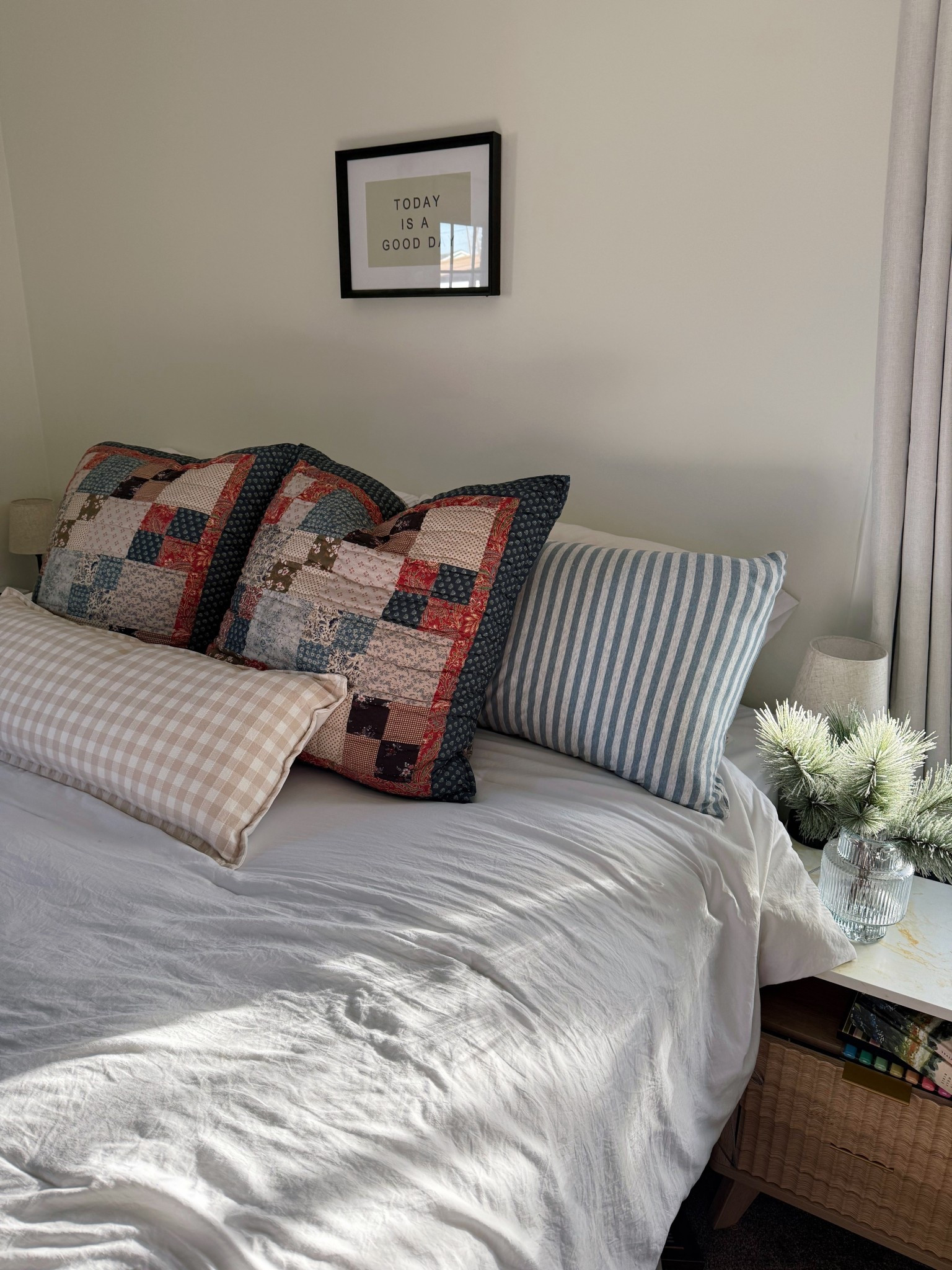 Loving my bedding! Feels so fresh & new ☕️🫐💐