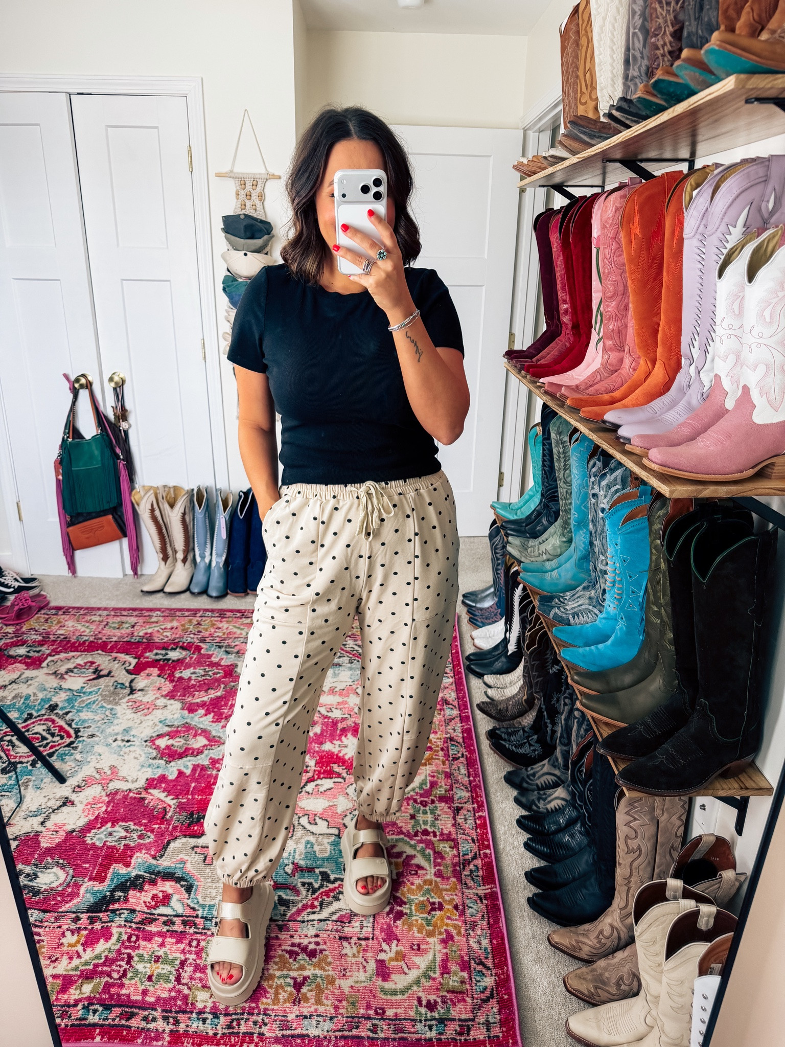 Casual chic outfit from Amazon great for moms or brunch errands or any thing so soft polka dot joggers

#LTKgrwm #LTKootd #LTKmomlife