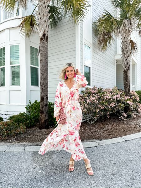 This dress! 👏🏼 It’s so affordable and perfect for spring and summer! Wearing XS!

Loverly Grey, vacation looks, spring dress

#LTKstyletip #LTKSeasonal