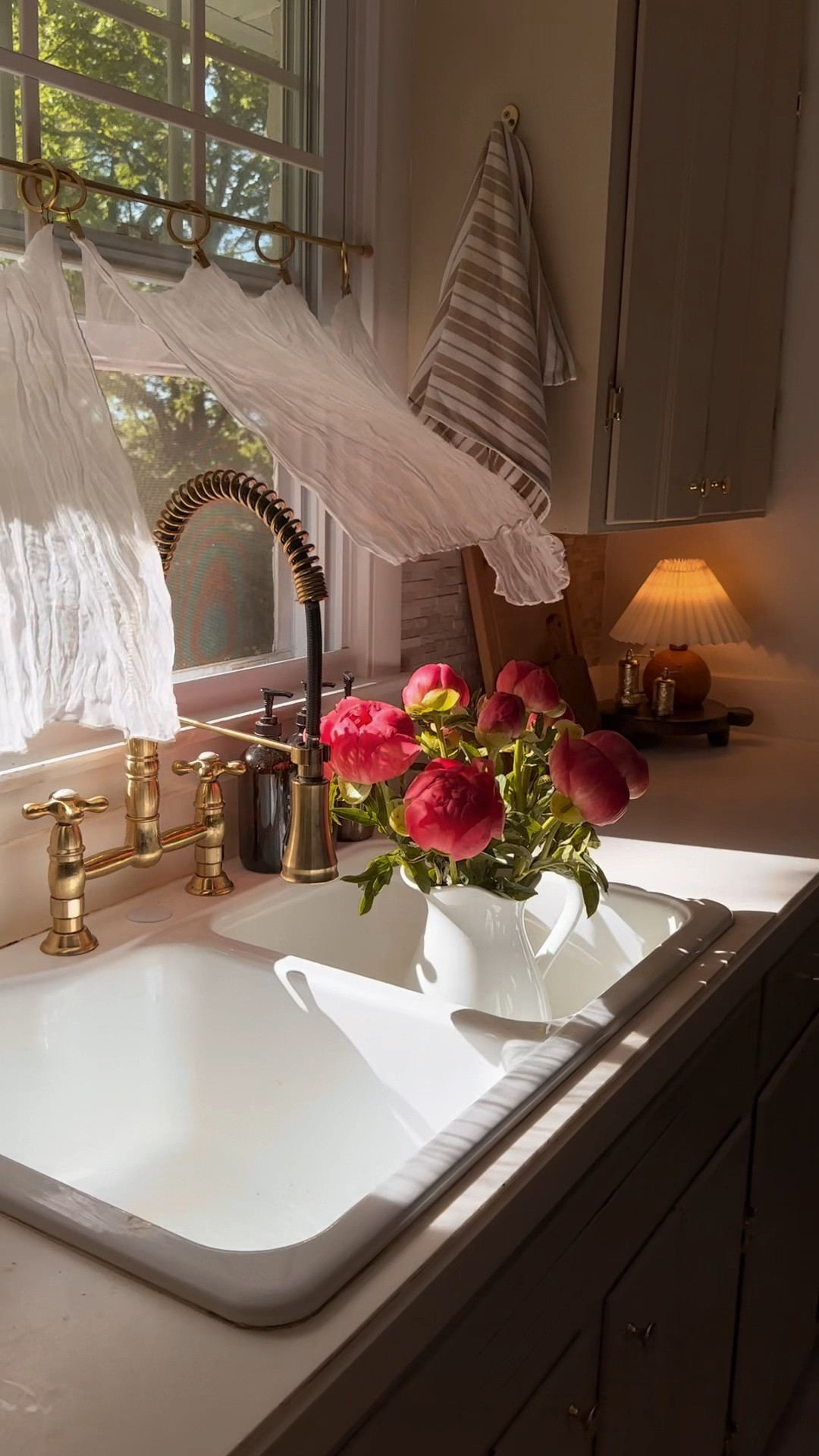 Sunday morning flower refresh 🌷

#flowers #peonies #peony #summer #spring #summervibes #homedecor #cozyathome #cottagecore #cottagecoreaesthetic #cozyhome #amazonhome #flowerrefresh #aesthetic #aestheticvideos #peaceful #peacefulvibes #weekendvibes #sunday #sundayreset #calmingsounds #calmingvideos  #kitchen #kitchendecor #faucet #brassfaucet 

#LTKunder50 #LTKFind #LTKhome