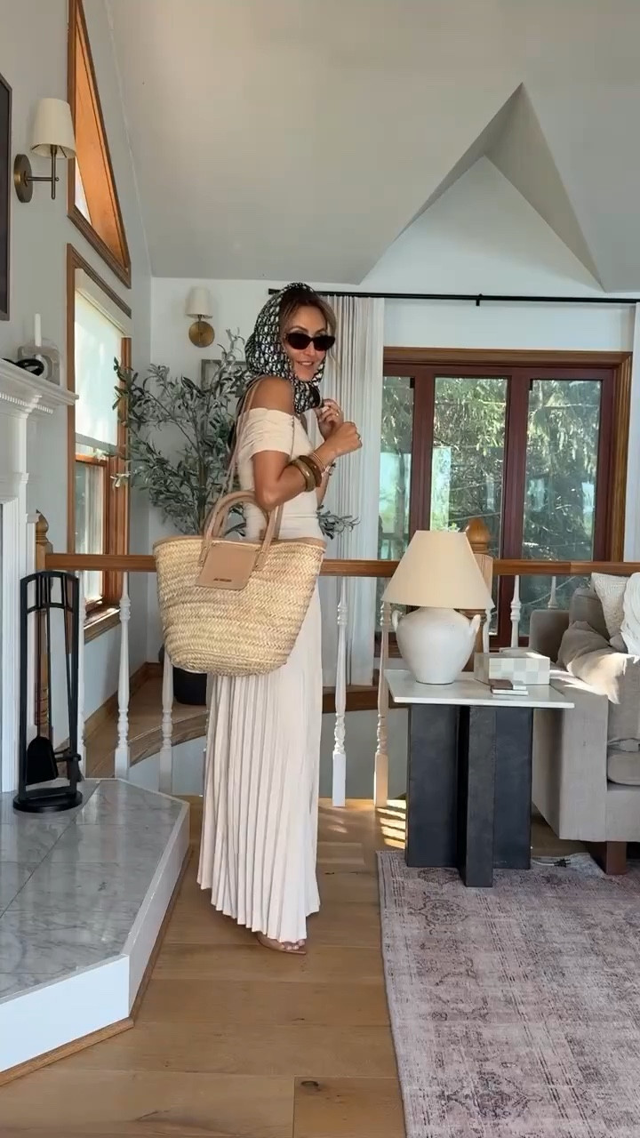 This maxi is a true wear-on-repeat piece for spring/summer. On sale in 🖤 with code SPRING20

#LTKTravel #LTKSaleAlert #LTKSeasonal