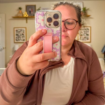 A Walli Case would make a great gift if you're looking for ideas! Card slot, loop that adjusts to a stand and so many cute patterns! #ad #mywallicase

#LTKfindsunder50 #LTKGiftGuide #LTKhome