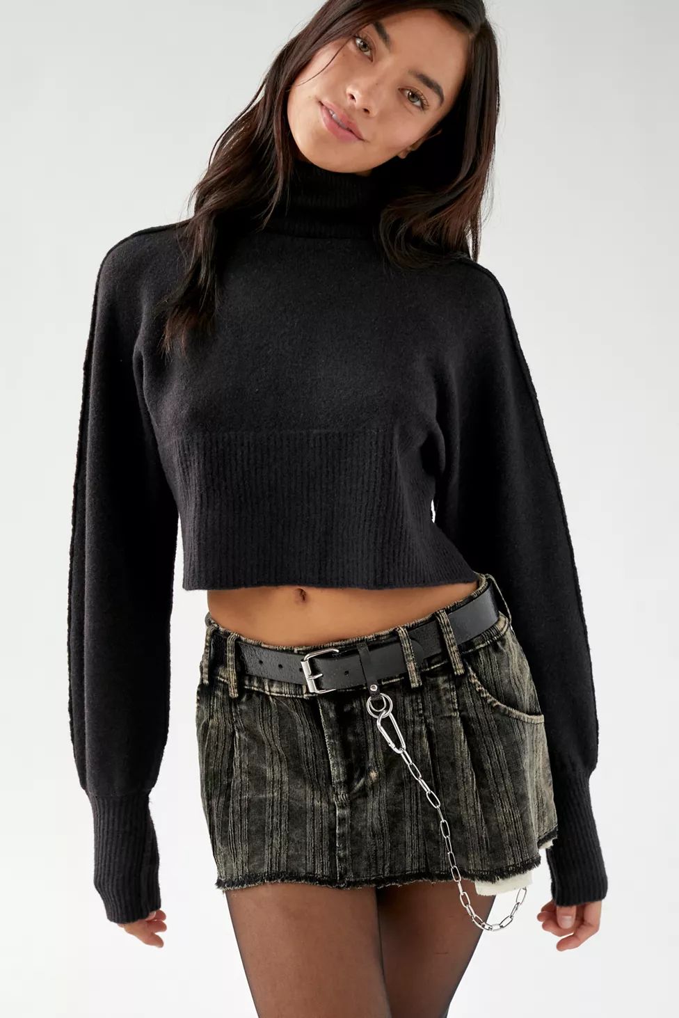 UO Finley Cropped Turtleneck Sweater | Urban Outfitters (US and RoW)