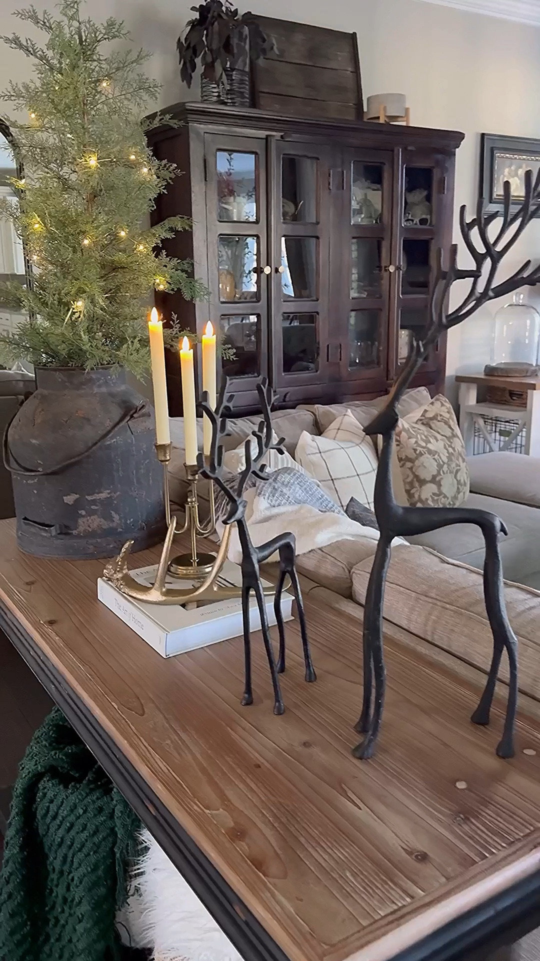 Holiday Console Styling

I have linked some deer that are very similar to the reindeer. The deer are currently in stock.

Vintage cream cans, small Christmas trees, fairy lights, coffee table book, candelabra, antler, reindeer, deer, console table



#LTKSeasonal #LTKHoliday #LTKHolidaySale