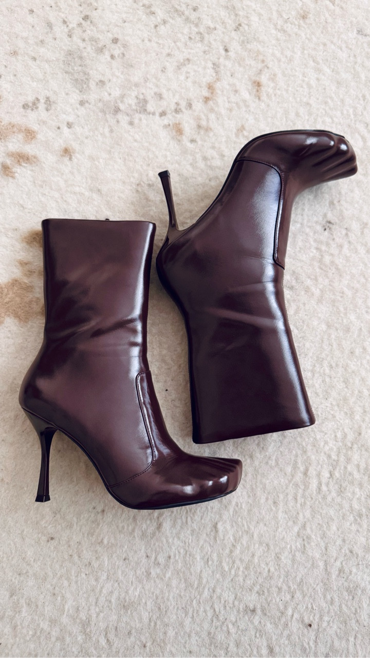 First boot cop of Fall | Unboxed [✔️] Broken In [✔️✔️]… 


#LTKShoeCrush #LTKStyleTip #LTKNYFW