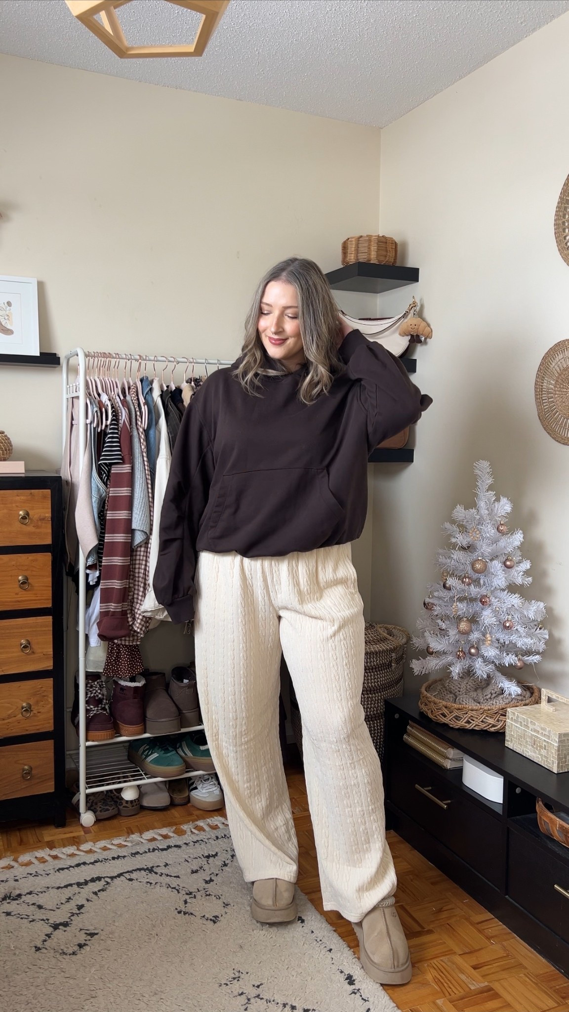 Comfy winter outfit from aerie! Wearing my usual size L in the cream cable knit pants. Sized down to M in the chocolate brown hoodie and it’s still oversized. Ugg Tazz platforms fit TTS


#LTKwinter #LTKsale #LTKmidsize
