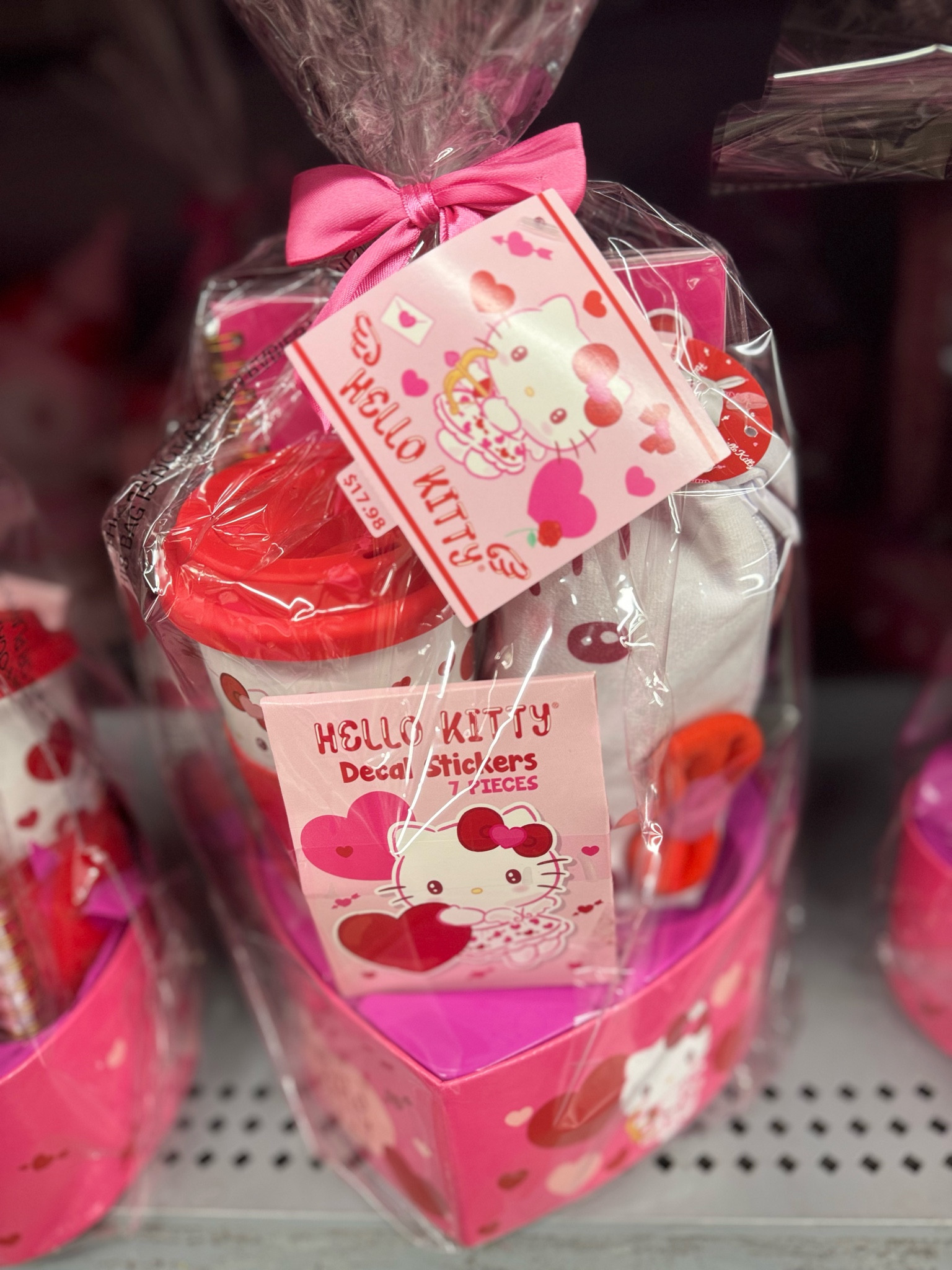 Valentines Gift Set under $20! @walmart #walmart 

#LTKGiftGuide #LTKStyleTip #LTKFindsUnder50