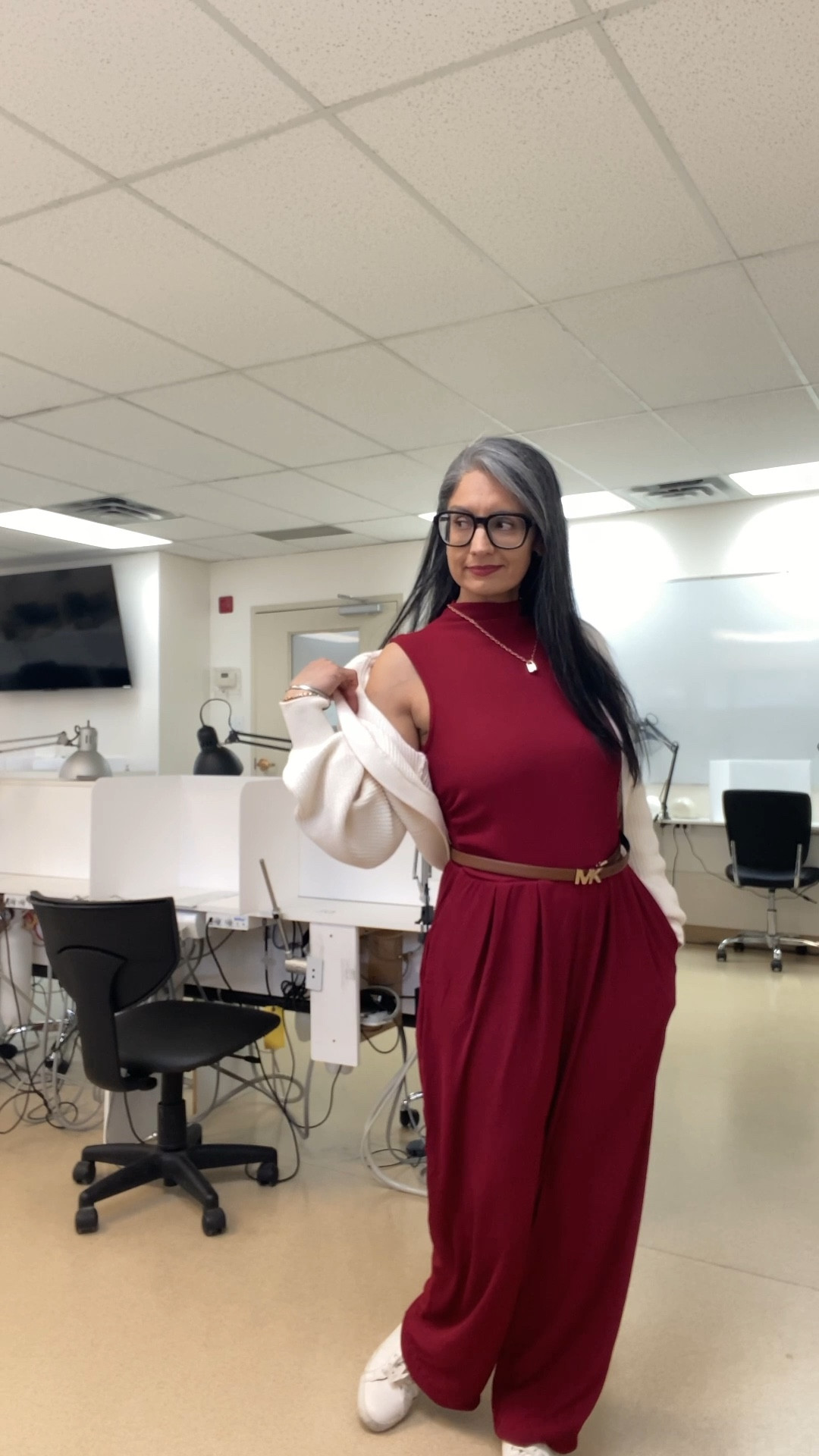 I have this in blue as well. True to size. I’m a medium & it was slightly long for my 5’4.5” frame so I hemmed the bottoms.

👉🏽Stretchy & light.
👉🏽Pockets.
👉🏽Back zipper is easy to use for the washroom.

#LTKstyletip #LTKcanada #LTKworkwear