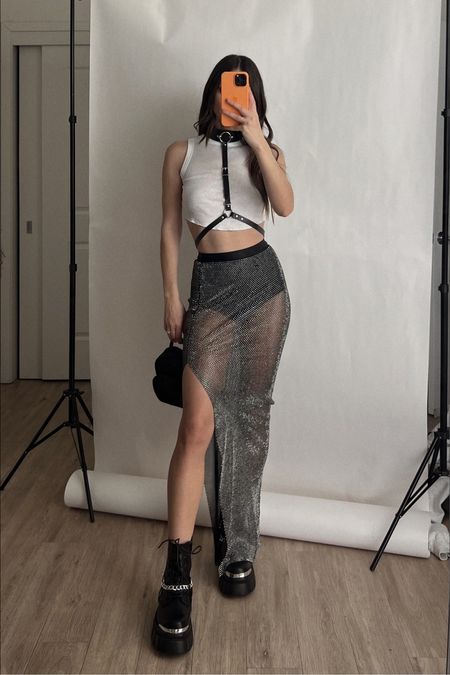 AFFILIATE LINKS 🖤
Use % code: veronika20
Skirt is only $55 with the code 🖤
ad
