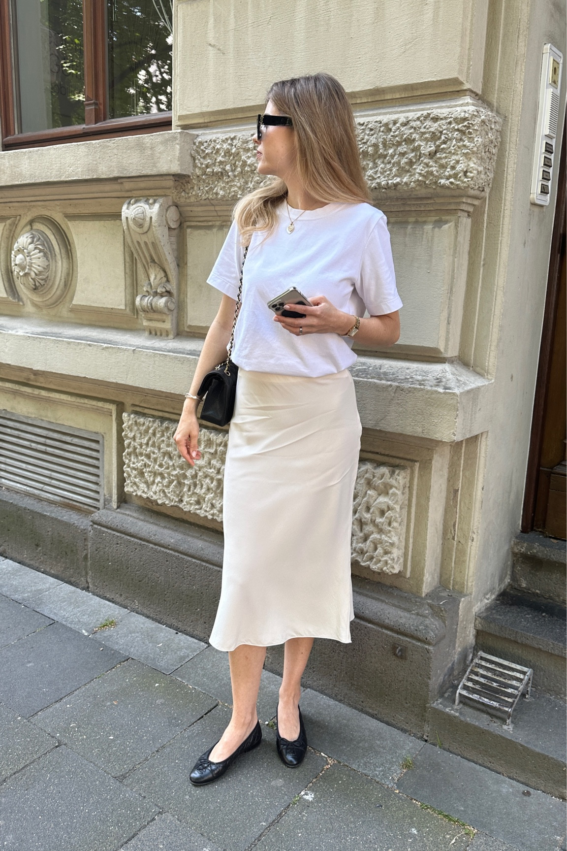 Classic summer fit 

Midi satin skirt, slip skirt, white t-shirt, ballerinas, basic style, capsule wardrobe 

#LTKstyletip #LTKeurope #LTKSeasonal