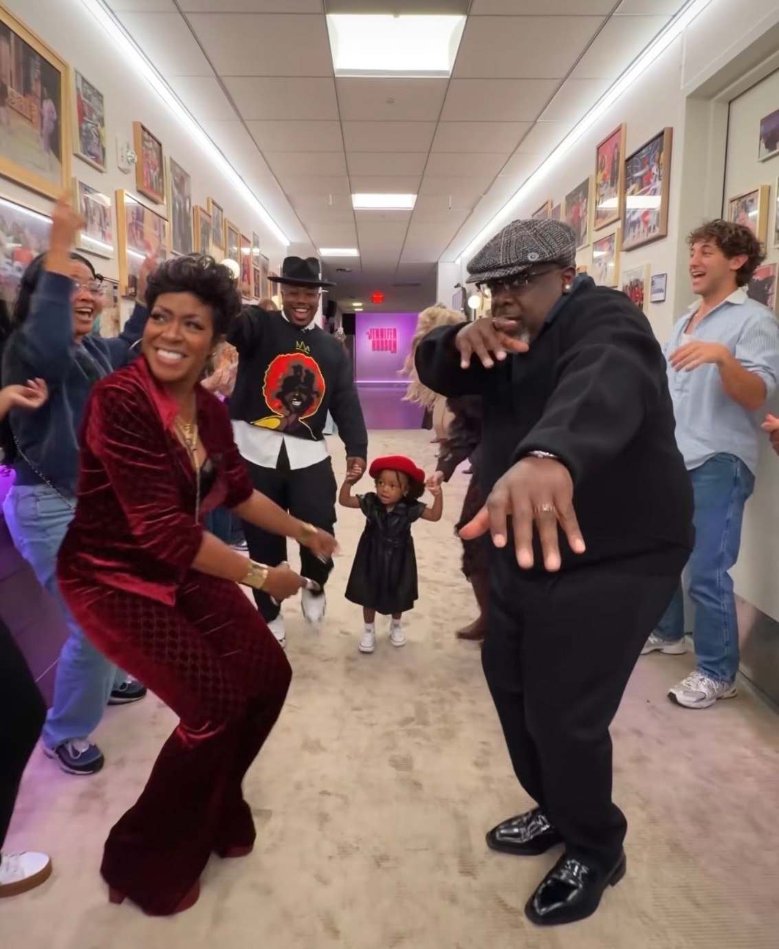 Cast of @theneighborhood came by @jenniferhudsonshow with @tichinaarnold in a burgundy GG monogram look by @gucci, including the GG Monogram Shirt in Velvet ($1,800) and matching Wide-Leg Trousers ($1,950).

Expertly crafted in Italy from luxurious red velvet with a subtle GG monogram, the shirt features a hidden button placket, softly curved yoke, and tailored side vents for a flattering drape and modern silhouette. Hot! Or Hmm..? Find a link to purchase in our bio.

📸: @jenniferhudsonshow
#TichinaArnold #tichinaarnoldfbd #gucci #fashionbombdaily #fbdaily #BombStyle