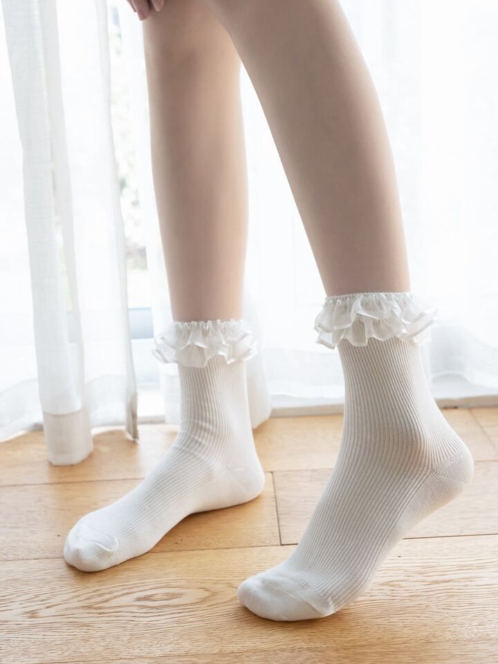 1pair Women Mesh Ruffle Trim Romantic Style Crew Socks | SHEIN