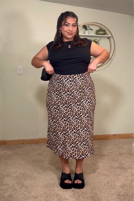 wearing size large in skirt and large top. Shoes run true to size. 

#LTKFindsUnder100 #LTKMidsize #LTKPlusSize