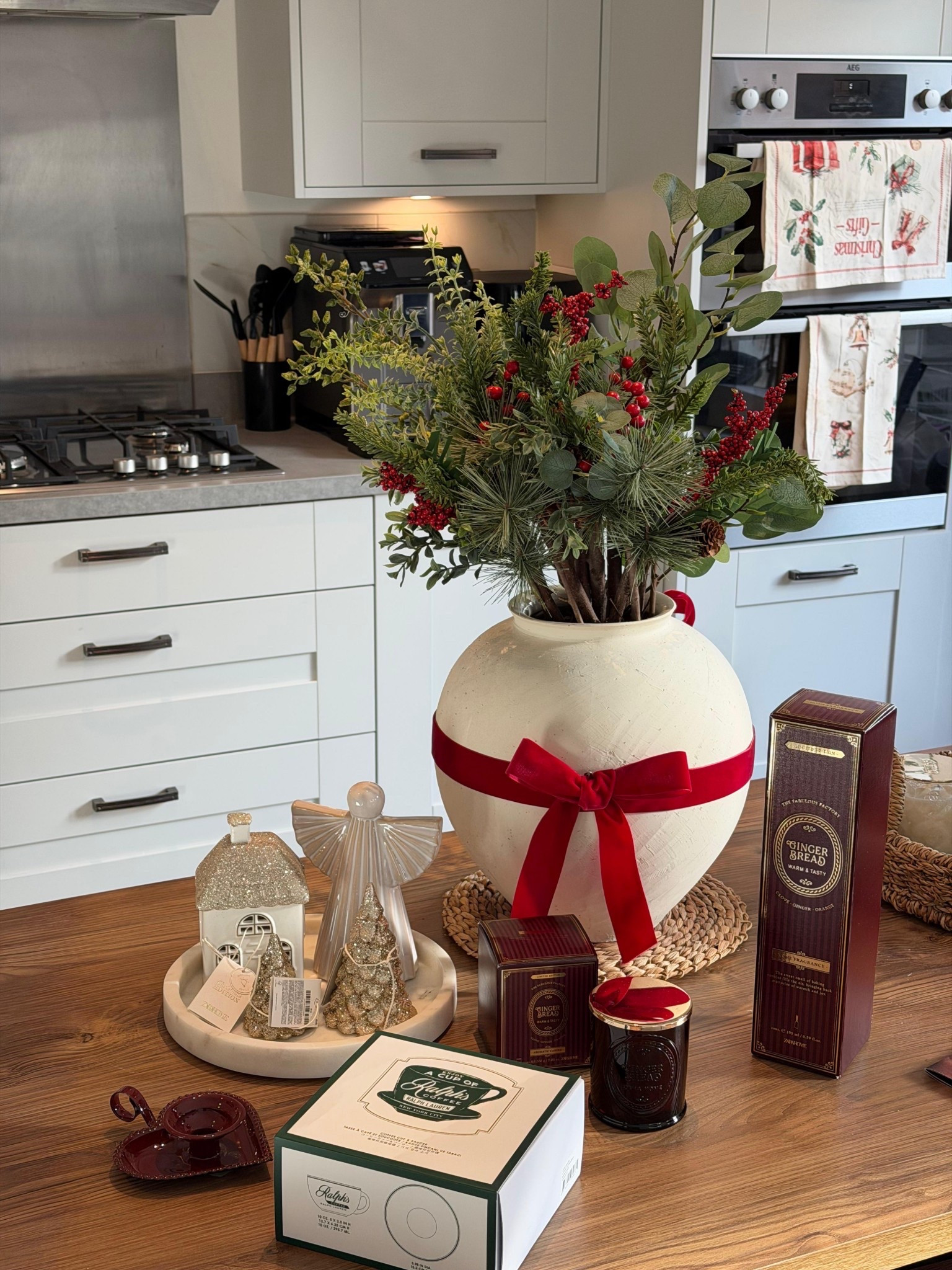 Festive touches to the kitchen 🎄 Christmas decor, floral wreath arrangements, candles, decorations 

#LTKwinter #LTKfestive