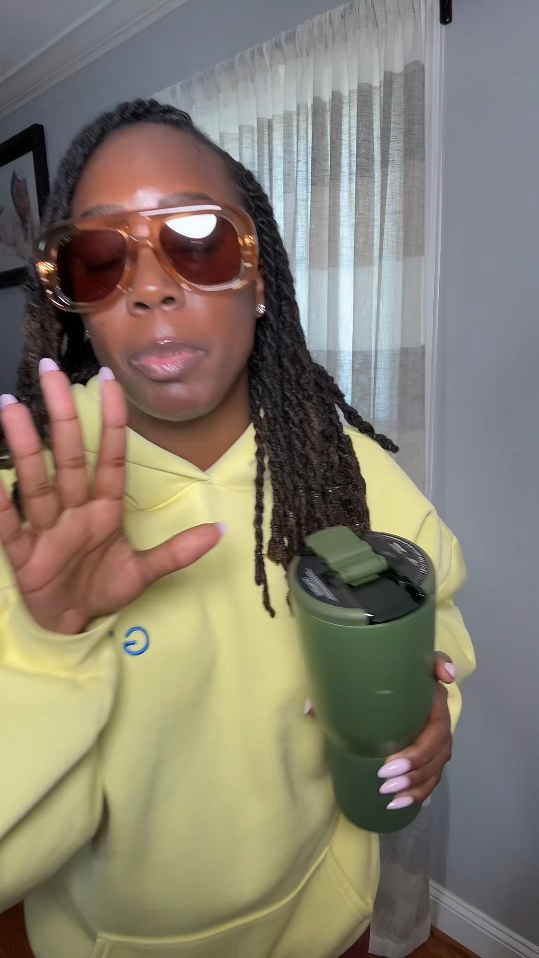 Leakproof insulated travel tumbler with 35oz capacity, built-in silicone sleeve, and MagFlip lid. Keeps drinks hot or cold for hours and fits most cup holders—perfect for coffee, iced drinks, travel, and everyday use.

#tiktokshopcreator #traveltumbler #insulatedtumbler #leakprooftumbler #coffeetumbler #icedcoffee #drinkware #cupholderfriendly #everydayessentials #hydration #tiktokshopfinds

#LTKfoodie #LTKActive