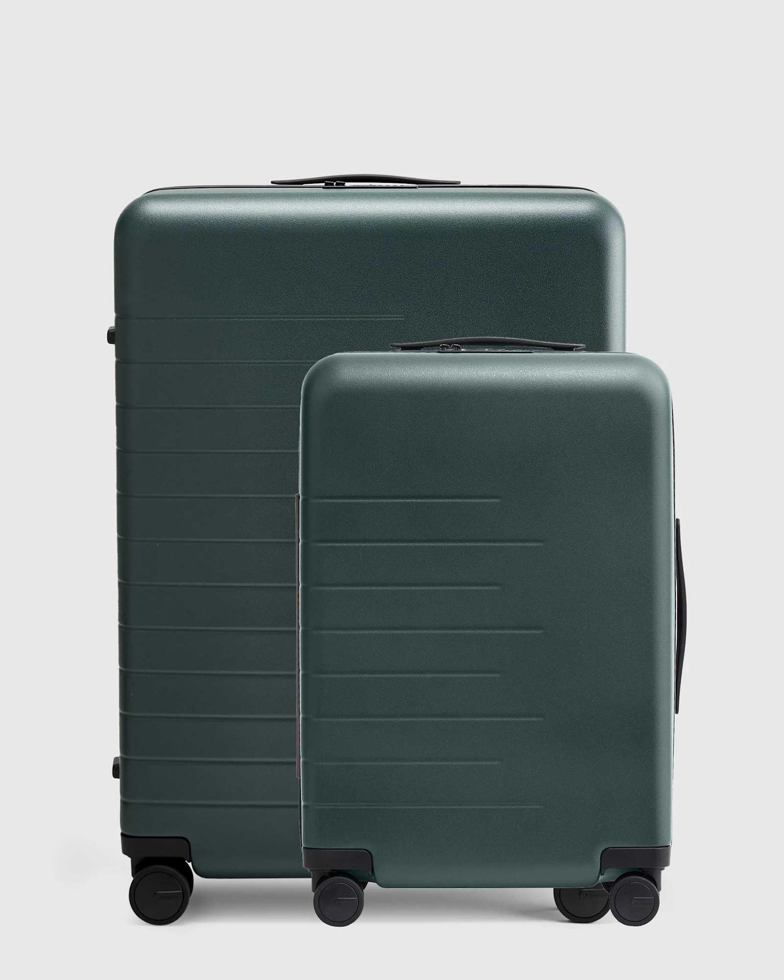 Quince | Expandable Carry-On & Medium Check-In Suitcase Bundle in Dark Green, Polycarbonte | Quince