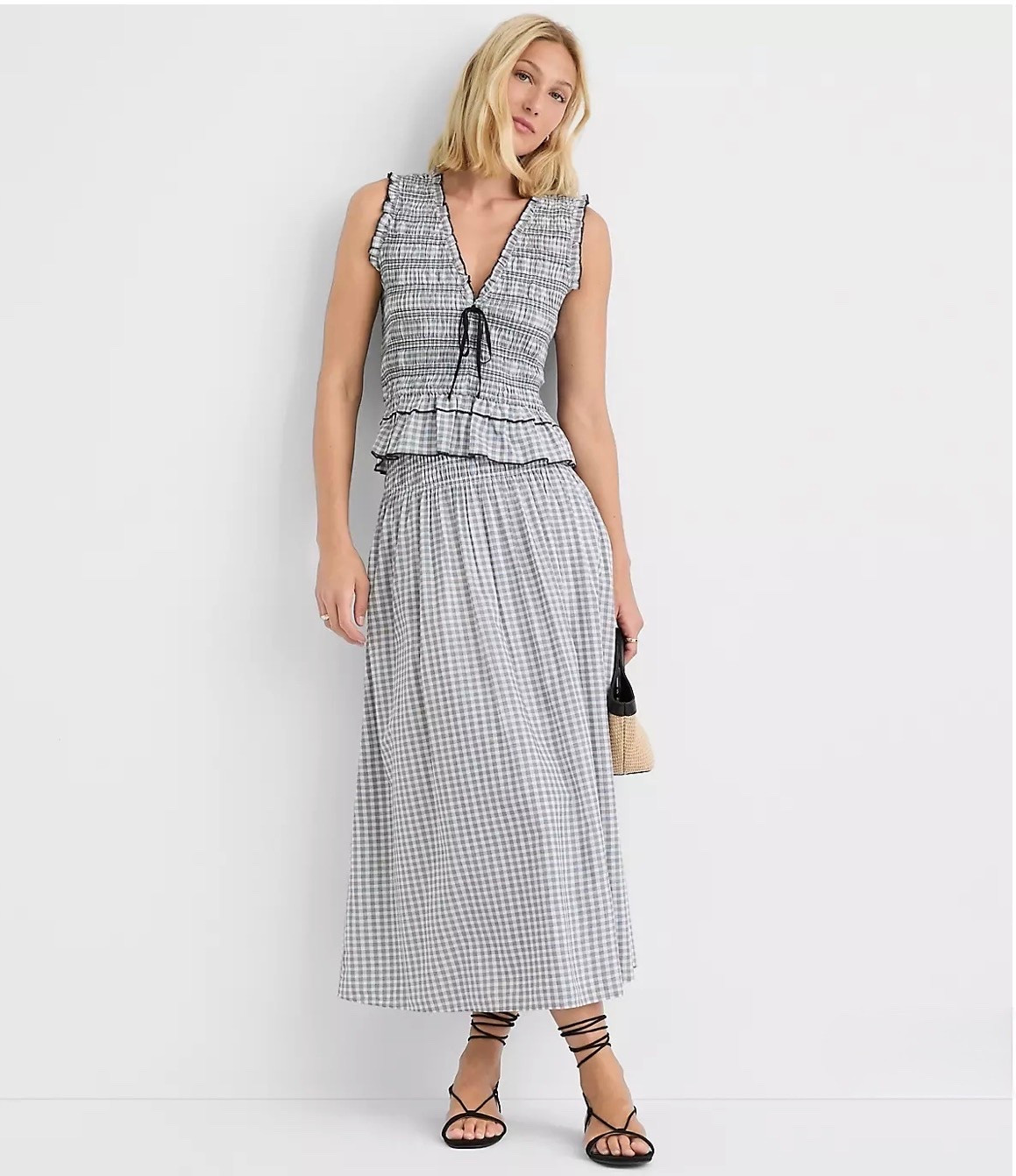 summer outfits

Plaid Smocked Midi Skirt 


#spring #summer #smocked #skirt #outfit

#LTKMothersDay #LTKSeasonal #LTKOver40