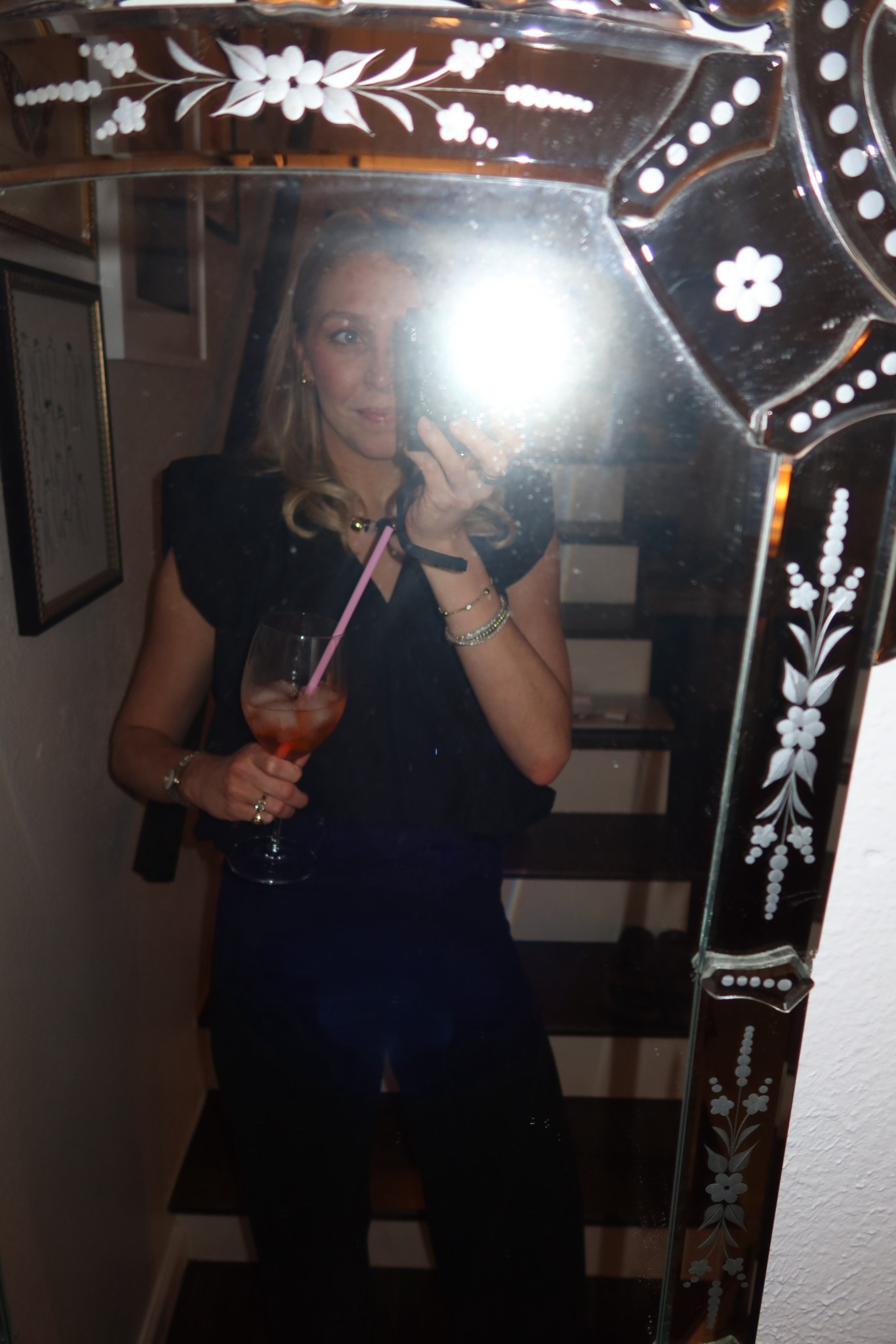 Black going out top from Zara and my new toy 📸