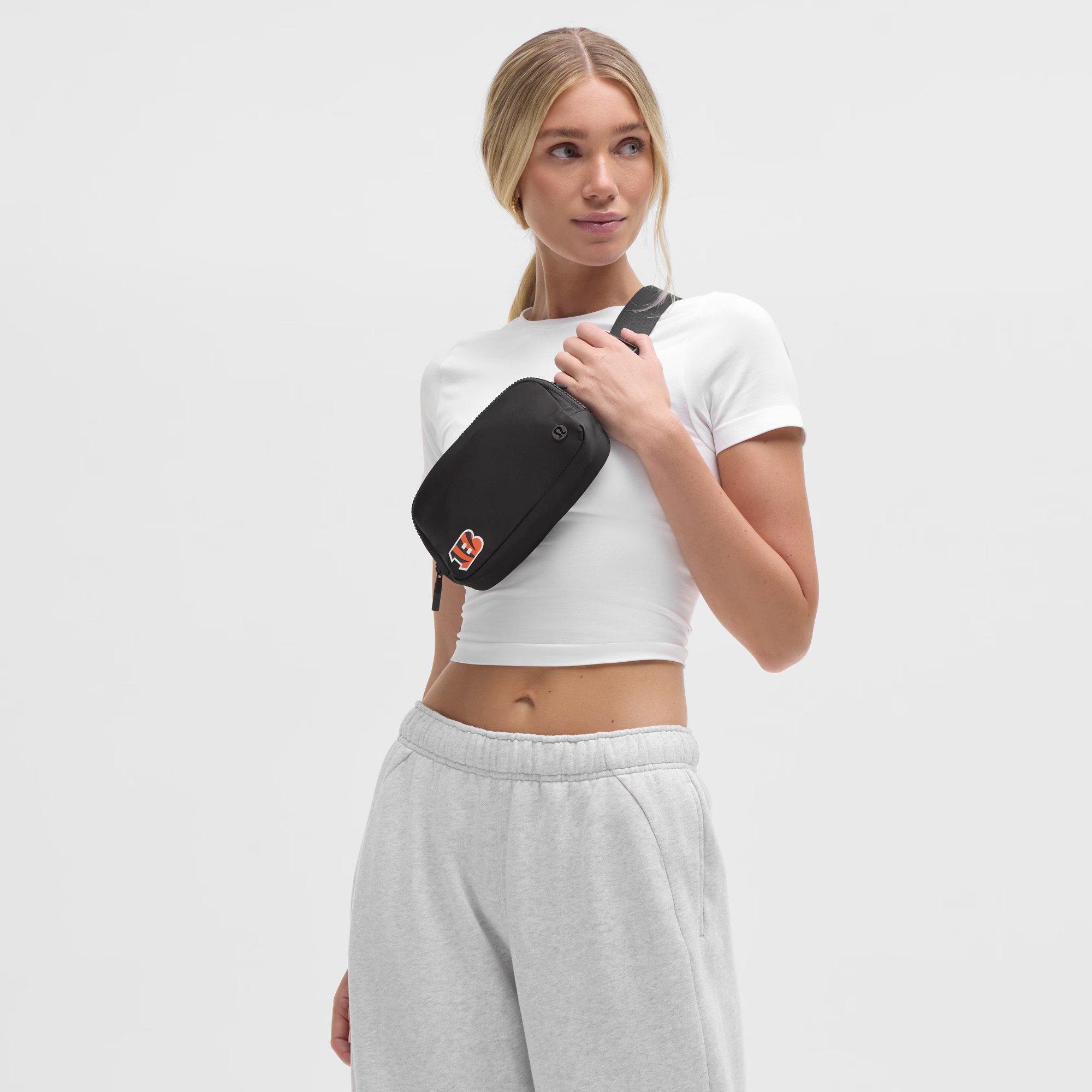 Cincinnati Bengals lululemon Everywhere Belt Bag - Black | Fanatics