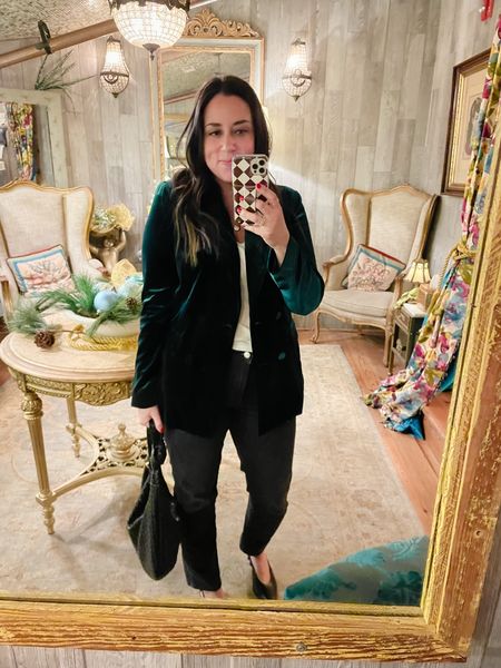 Still wearing the Evereve blazer! 💁🏻‍♀️

#LTKstyletip #LTKSeasonal #LTKHoliday