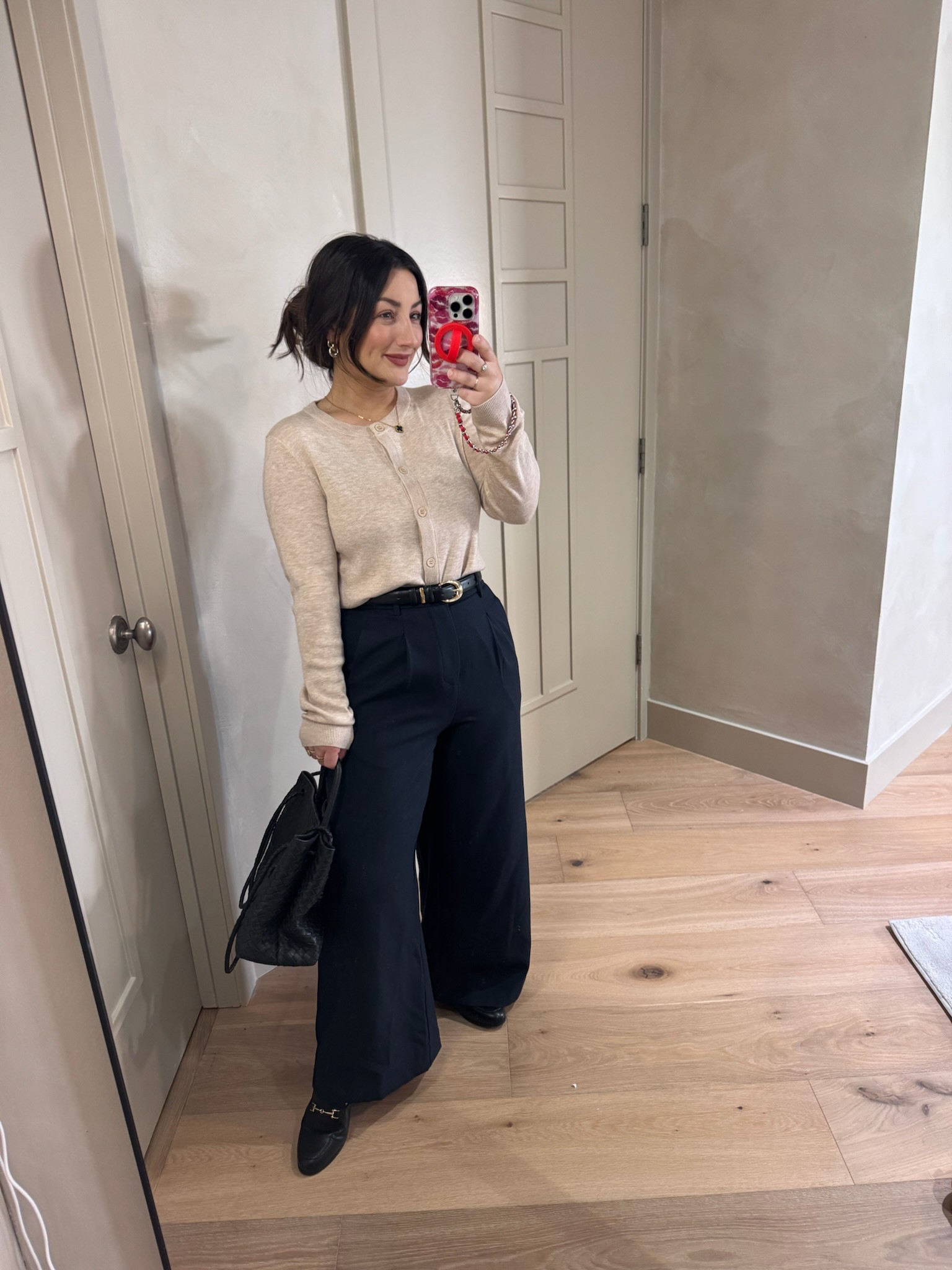 Workwear outfit! 

Cardigan size small color apricot
Linen blend work pants size small petite color navy 

5'0" 140lbs

#LTKWorkwear #LTKPetite #LTKootd