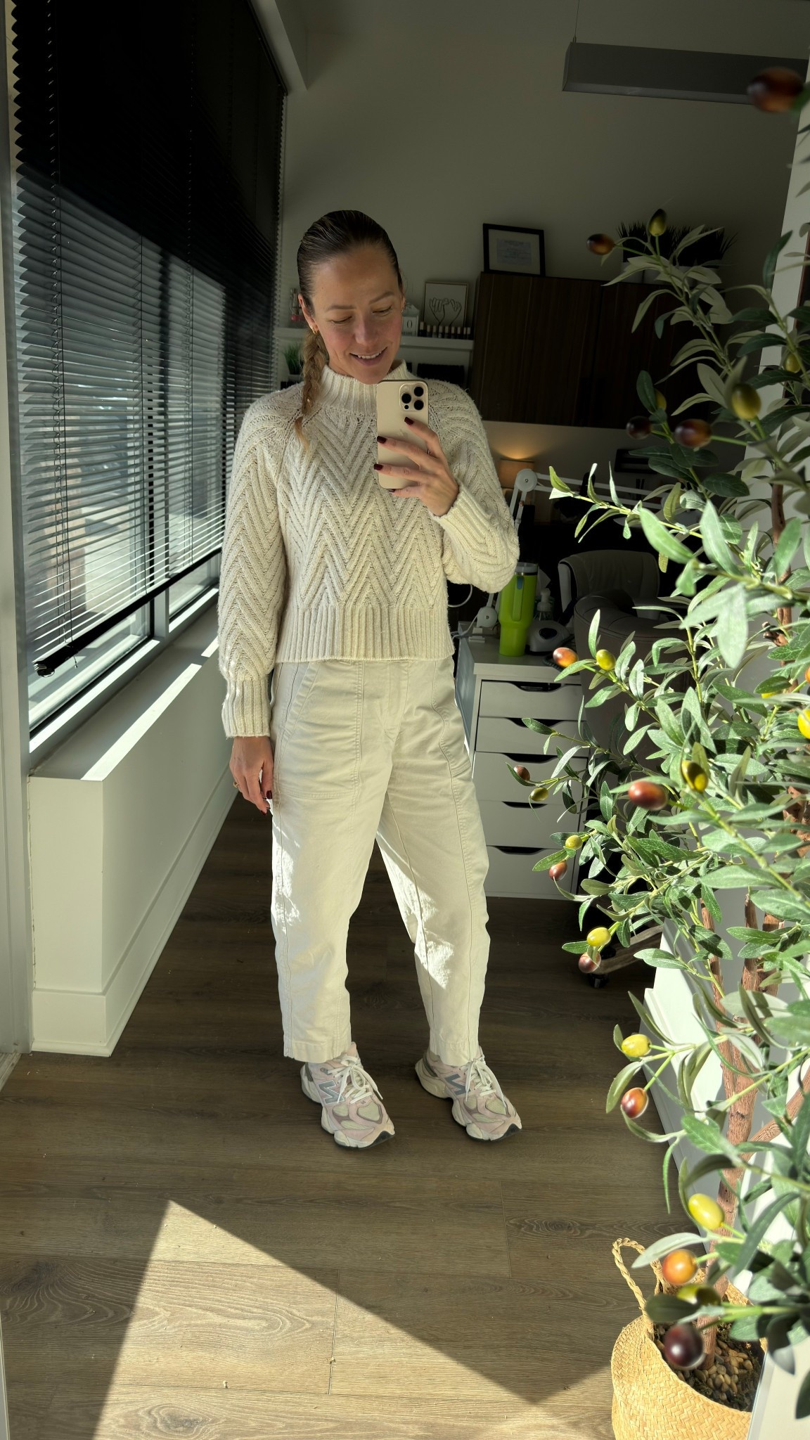 Soft winter neutrals today.
Chunky knit, cream pants and my pastel New Balance sneakers — simple and cozy.
Linked everything I’m wearing.

#LTKstyle #neutraloutfit #winteroutfitinspo #cozystyle #LTKfashion #minimalstyle


#LTKootd #LTKSeasonal #LTKdayinmylife