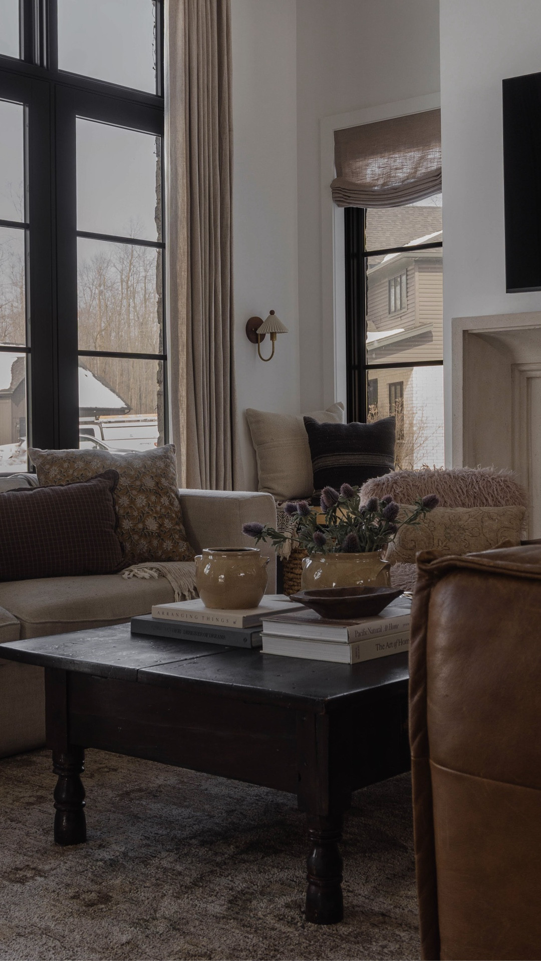 Living room 💛

#livingroom #sofa #cushion #decorativepillow #springdecor #springhome #rug #coffeetable #neutraldecor #livingroomdecor #drapery 