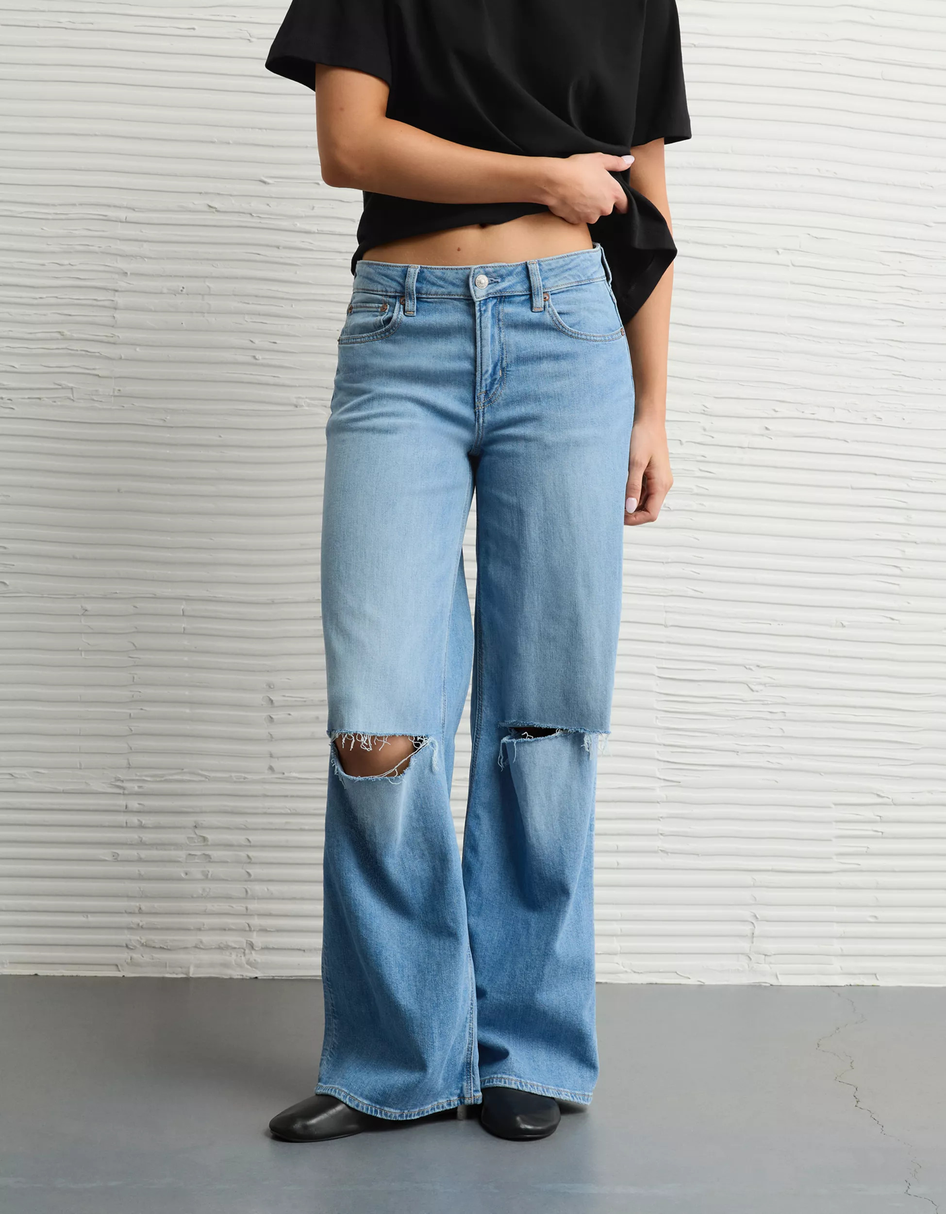 AE Dreamy Drape Stretch Ripped Low-Rise Baggy Wide-Leg Jean | American Eagle Outfitters (US & CA)