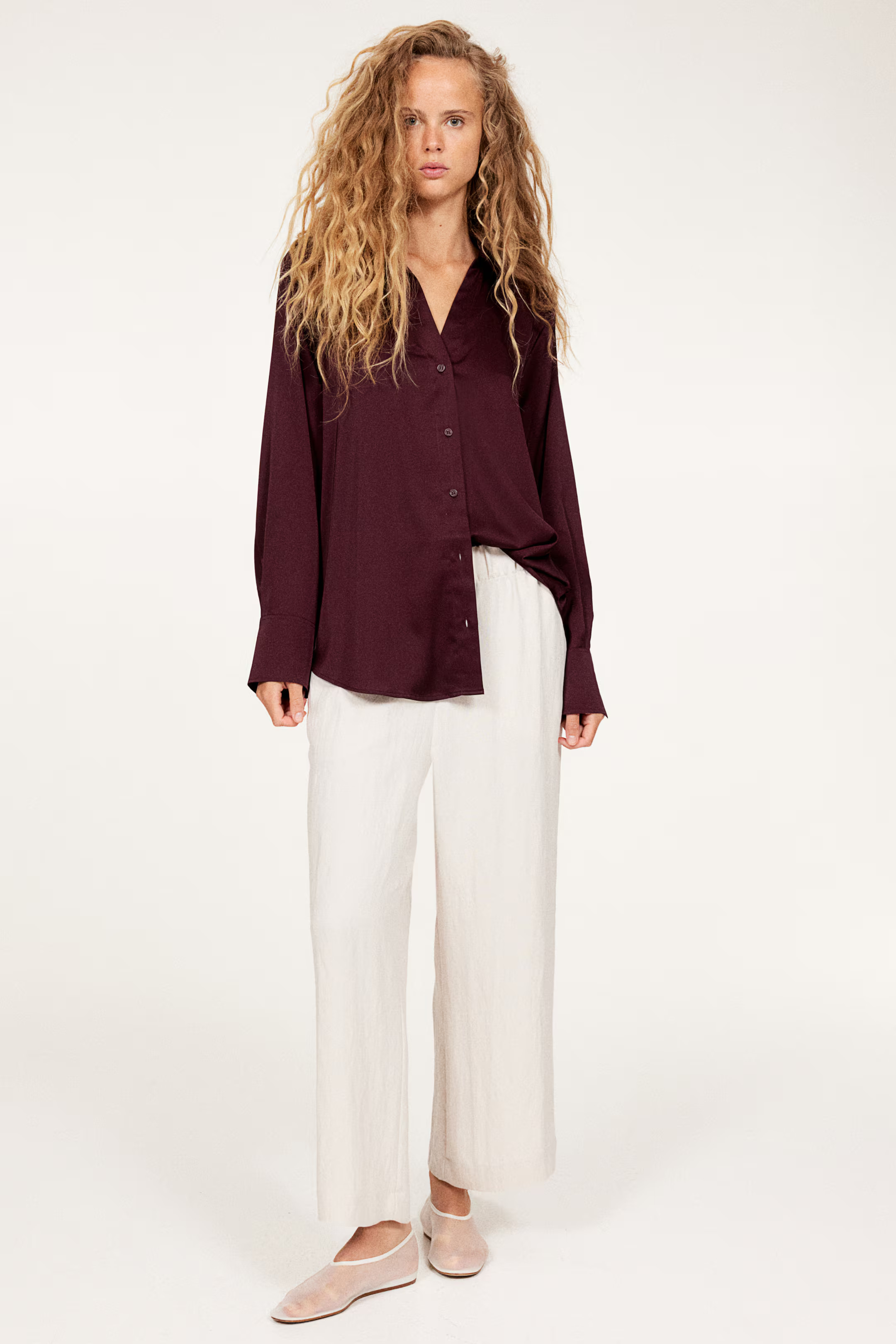 Bluse mit V-Ausschnitt - Weinrot - Ladies | H&M AT | H&M (DE, AT, CH, NL, FI)