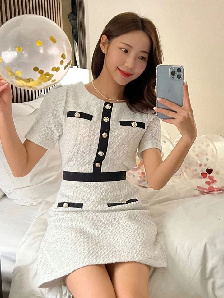 DAZY Contrast Trim Button Front Puff Sleeve Dress | SHEIN