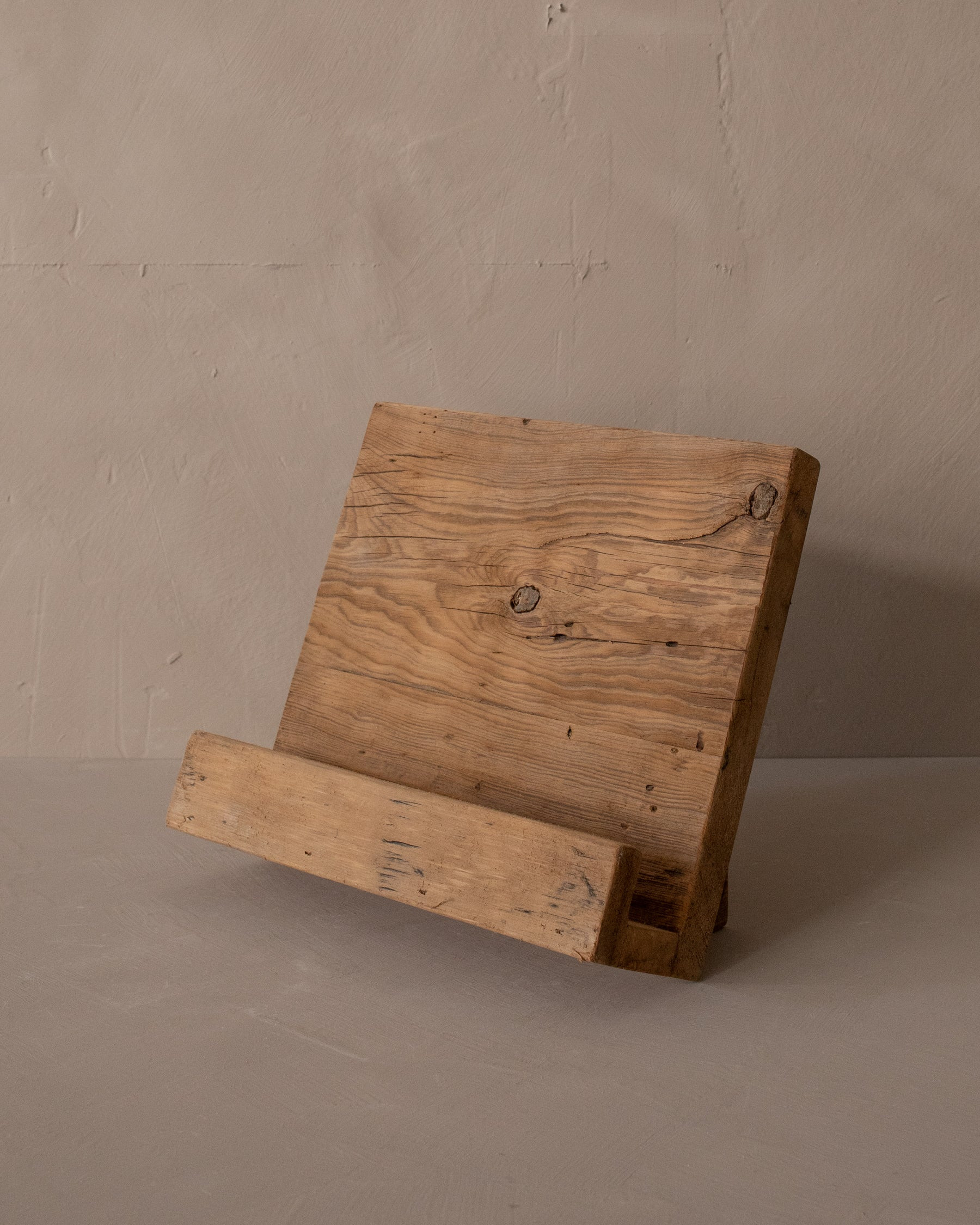 Hudson Bookstand | The Vintage Rug Shop