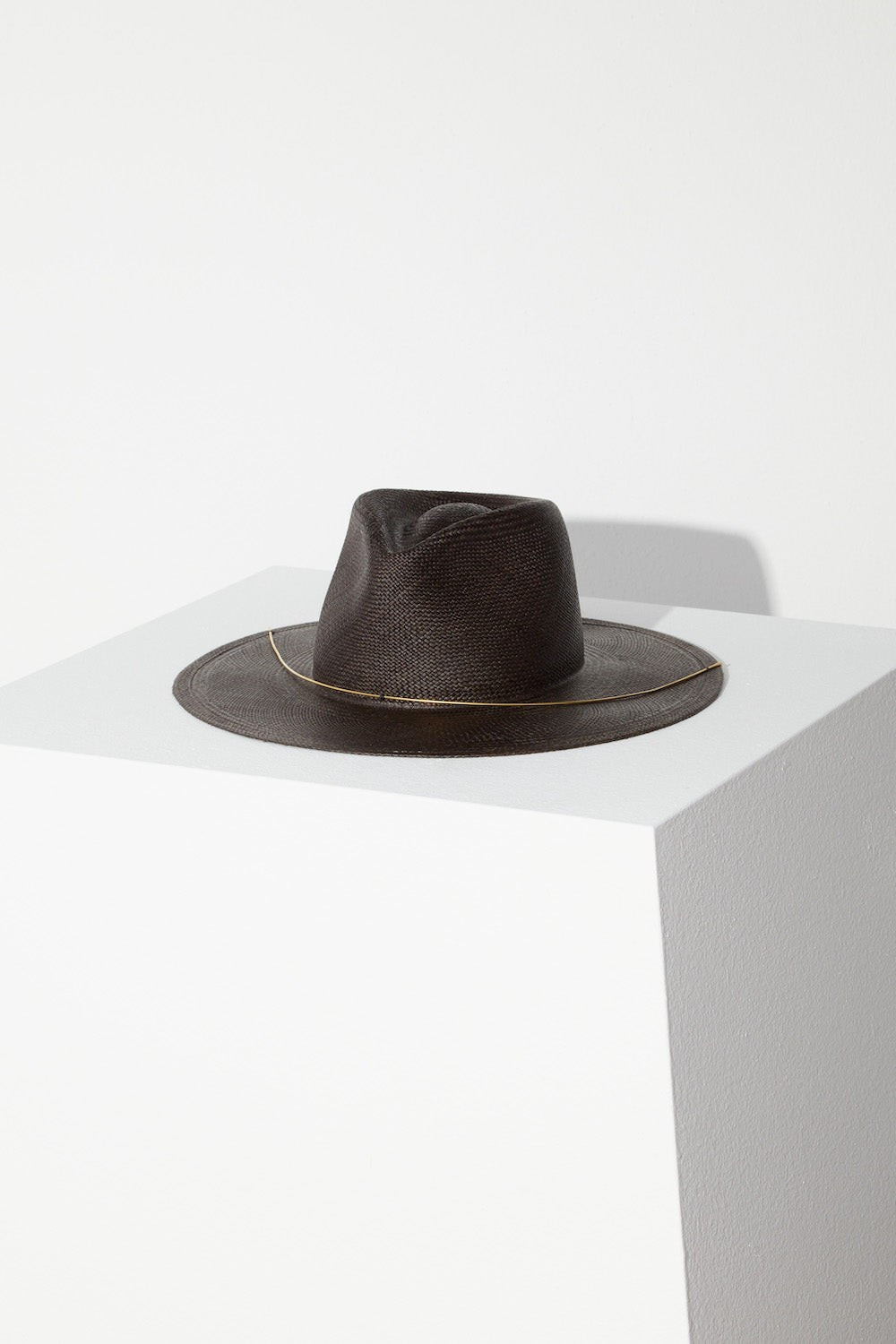 Calder | Janessa Leone