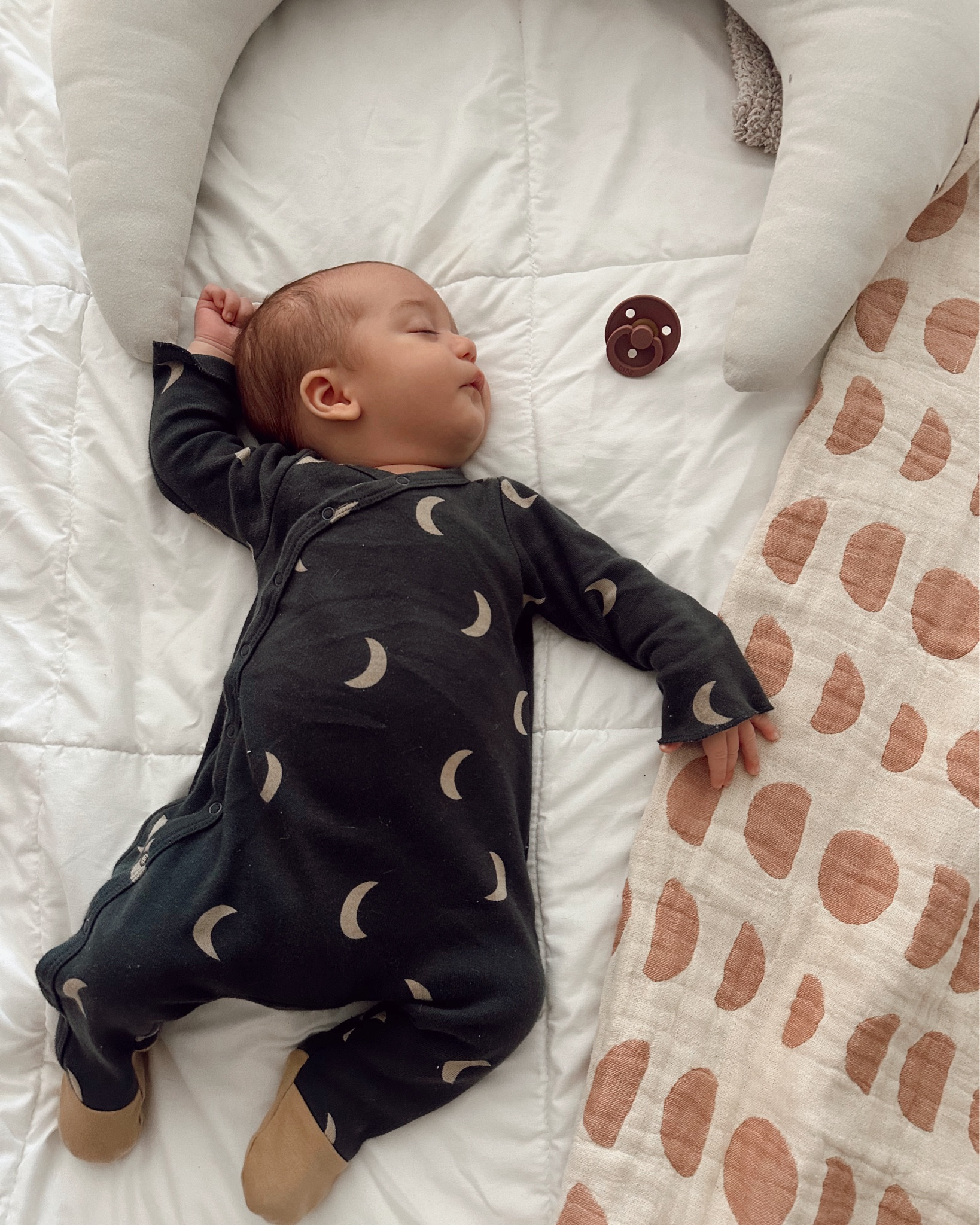 the cutest boy is 2 months today!!!! 

 the sweetest blessing of my life he is 
🌛💫🤎✨

all fits linked in bio under LTK xx 

@organiczoo @lovevery @bonsiebaby 

#baby #babylove #babyboy #8weeks #babyfever #babyclothing #babyessentials #newbornclothing #newbornessentials 

#LTKSeasonal #LTKBaby #LTKStyleTip