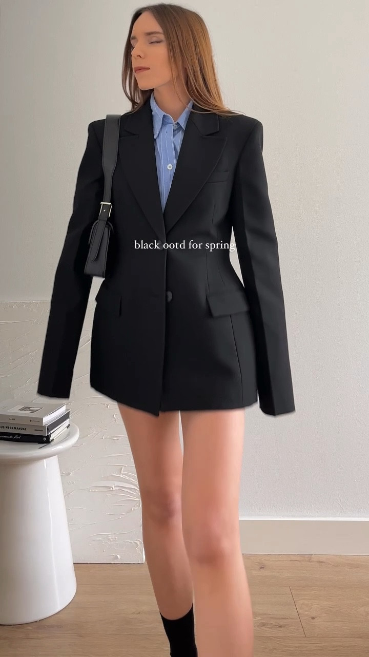 Black fitted blazer for spring 🖤 

#LTKPetite #LTKShoeCrush #LTKStyleTip