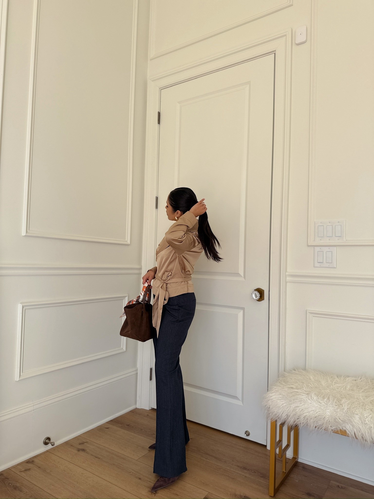 How chic is this satin trench wrap top with these denim-look trousers  from @whbm?! It’s so sleek and flattering and can easily be dressed up for date night! Also comes in petite sizing! 

#workwear #whbm #satintop #denim #workoutfit #ootd



#LTKSeasonal #LTKWorkwear #LTKootd