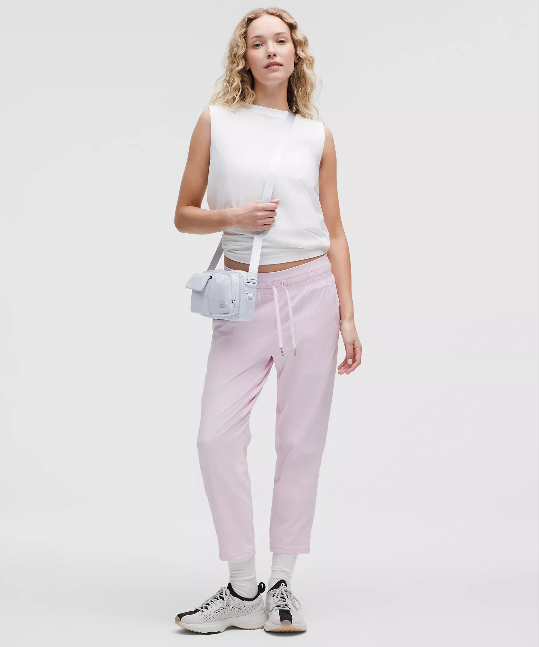 Multi-Pocket Crossbody Bag 2.5L | lululemon (CA)
